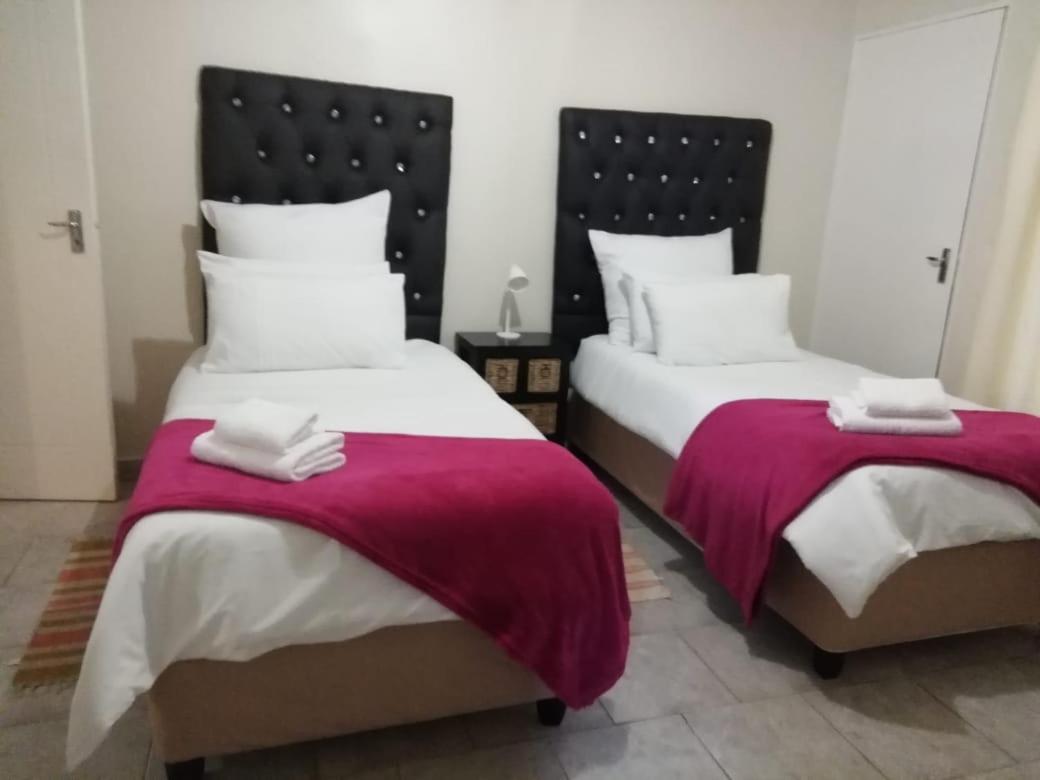 Standard Double Room with Shared Bathroom photo 2