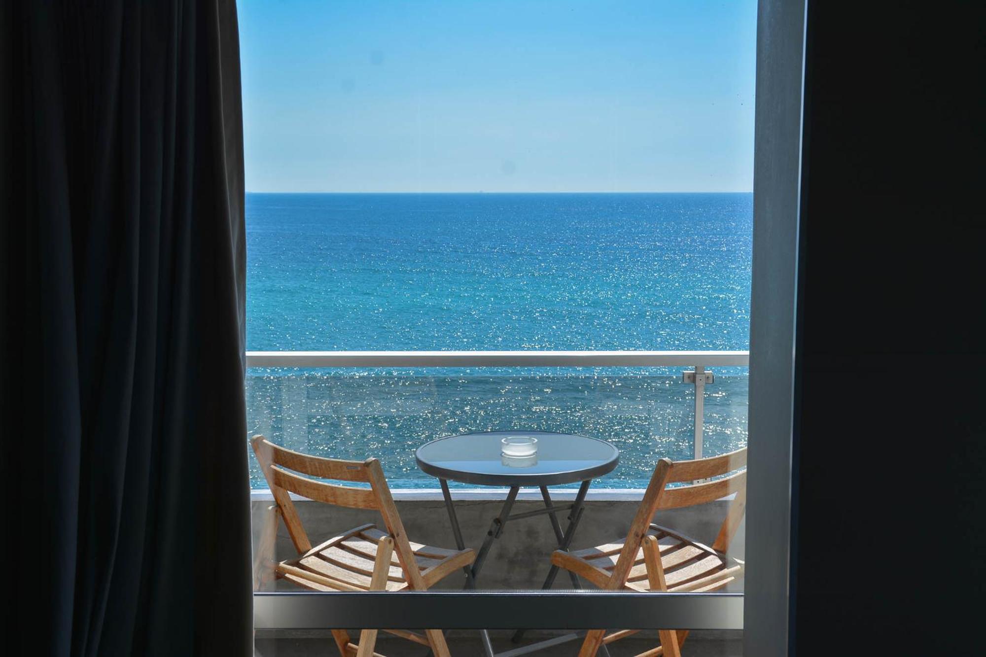 Family Room with Sea View photo 2