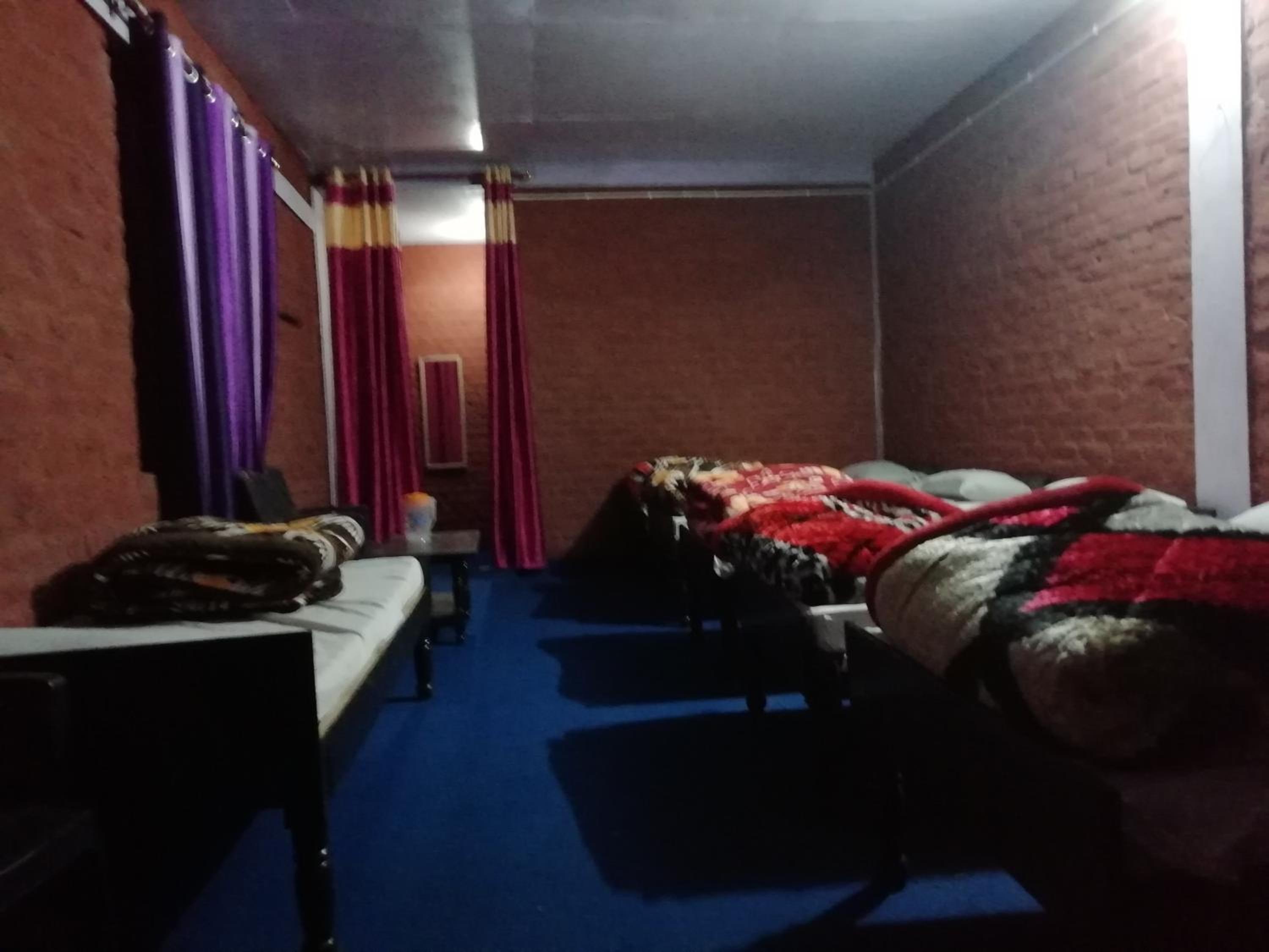 6-Bed Mixed Dormitory Room photo 1