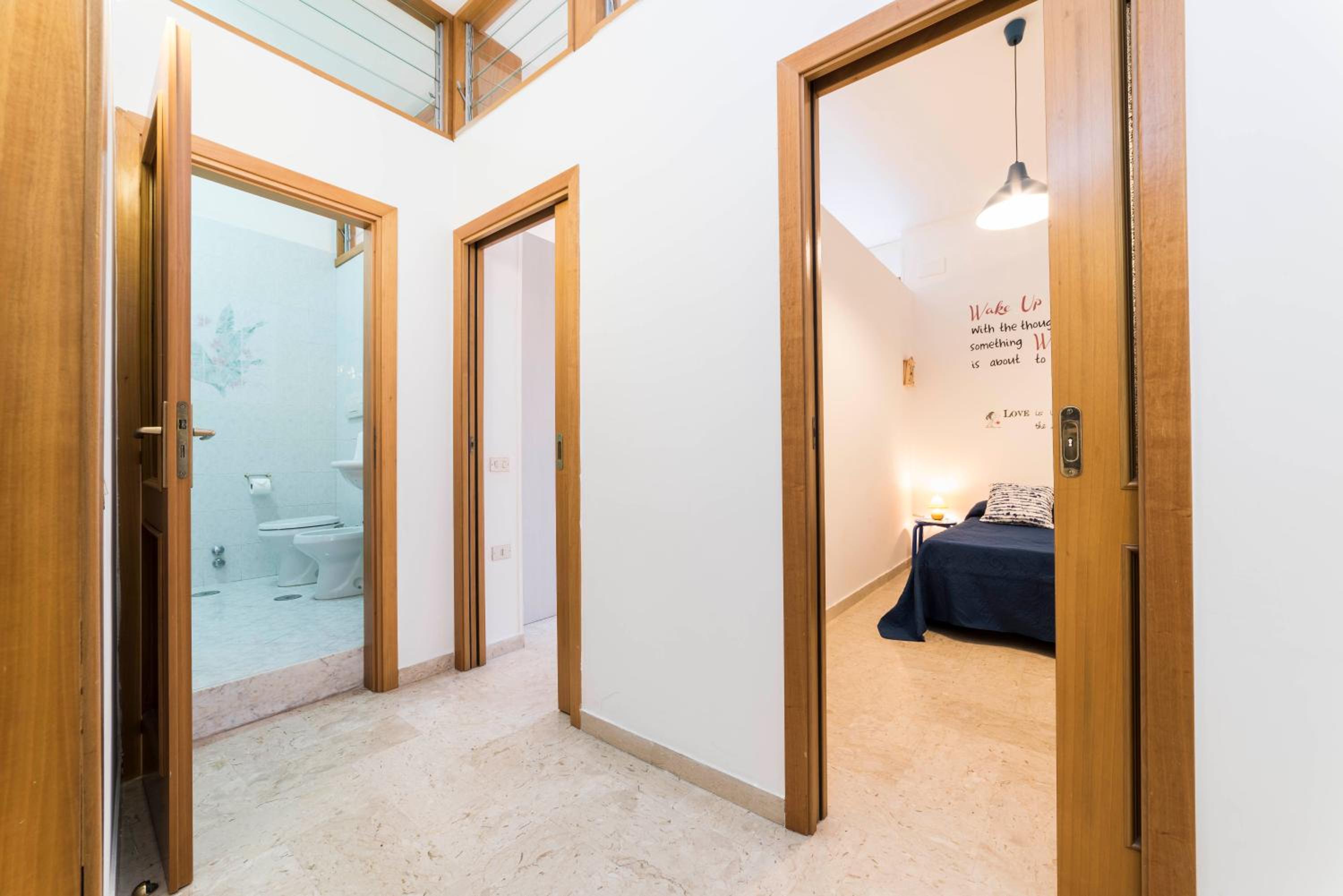 Two-Bedroom House - Split Level - Photo 14