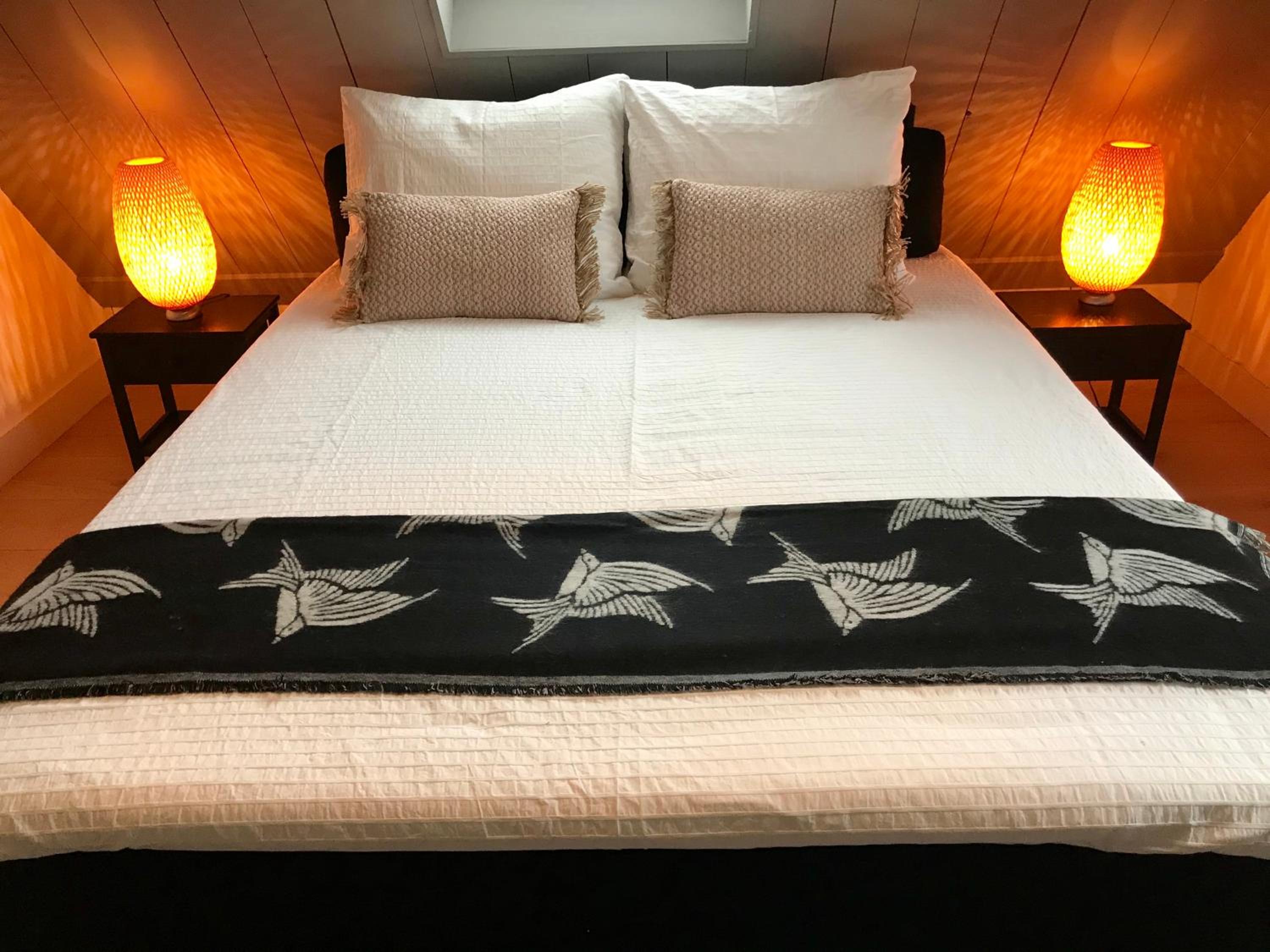 Deluxe King Room photo 3