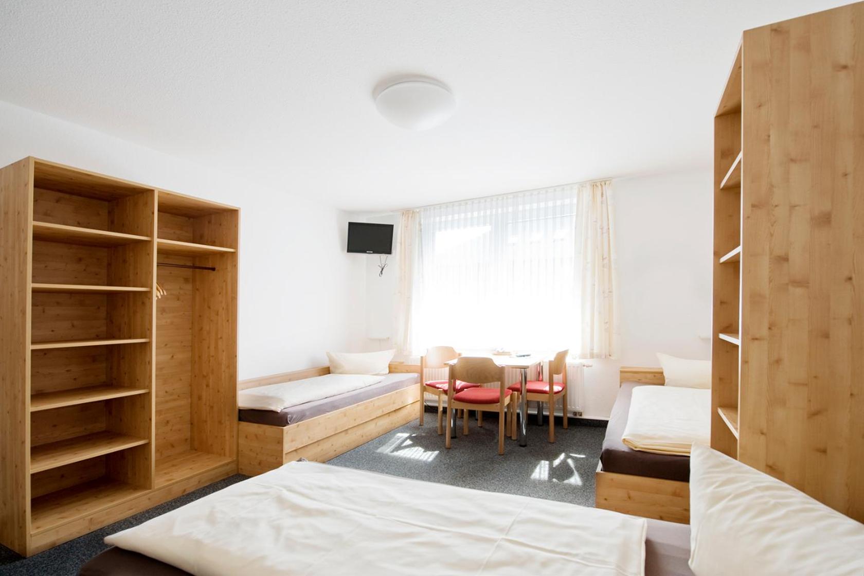 Standard Triple Room - Photo 2