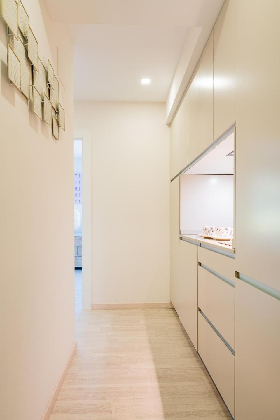Two-Bedroom Apartment - Photo 25