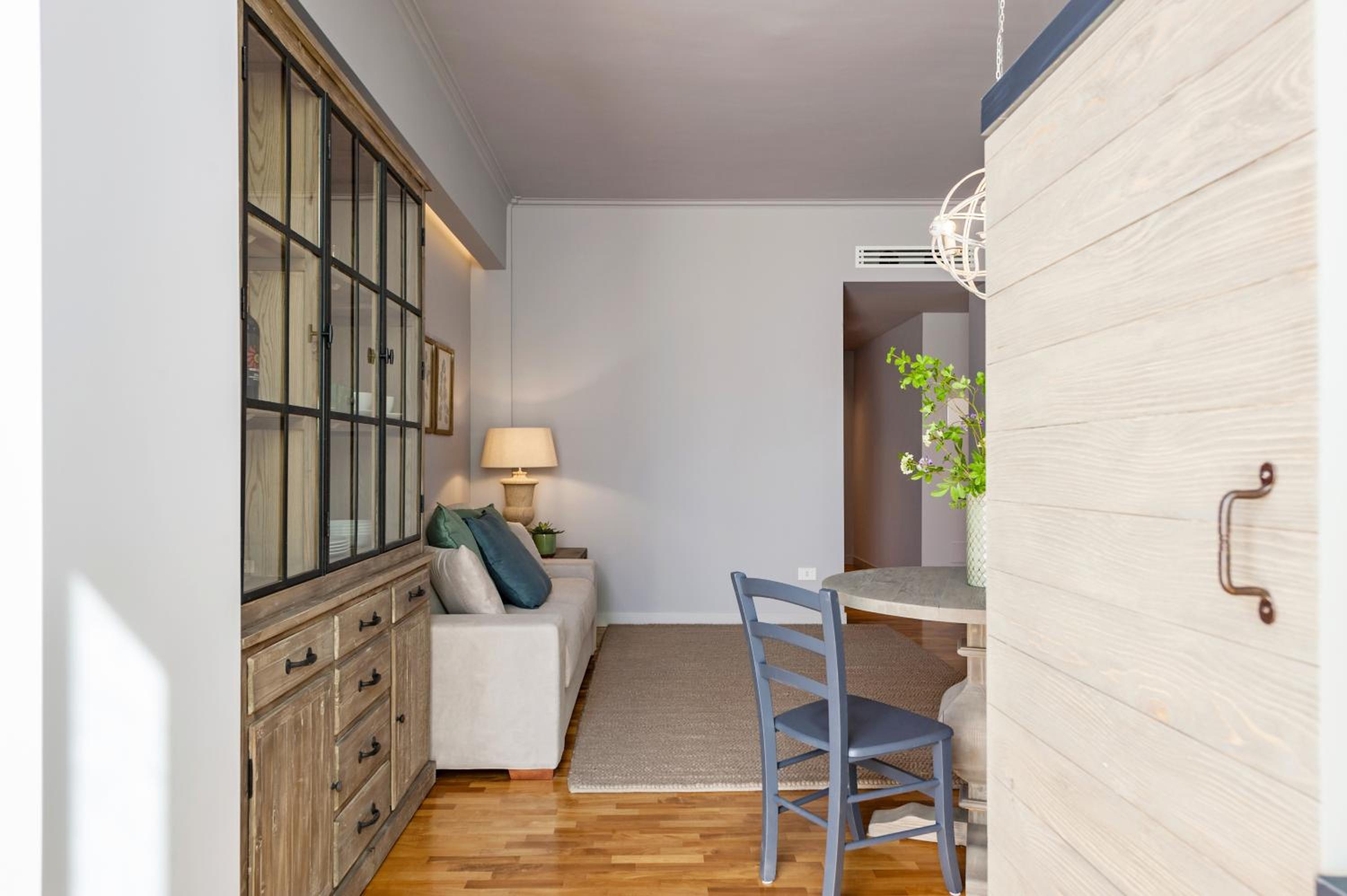 Apartment with Terrace - Photo 11
