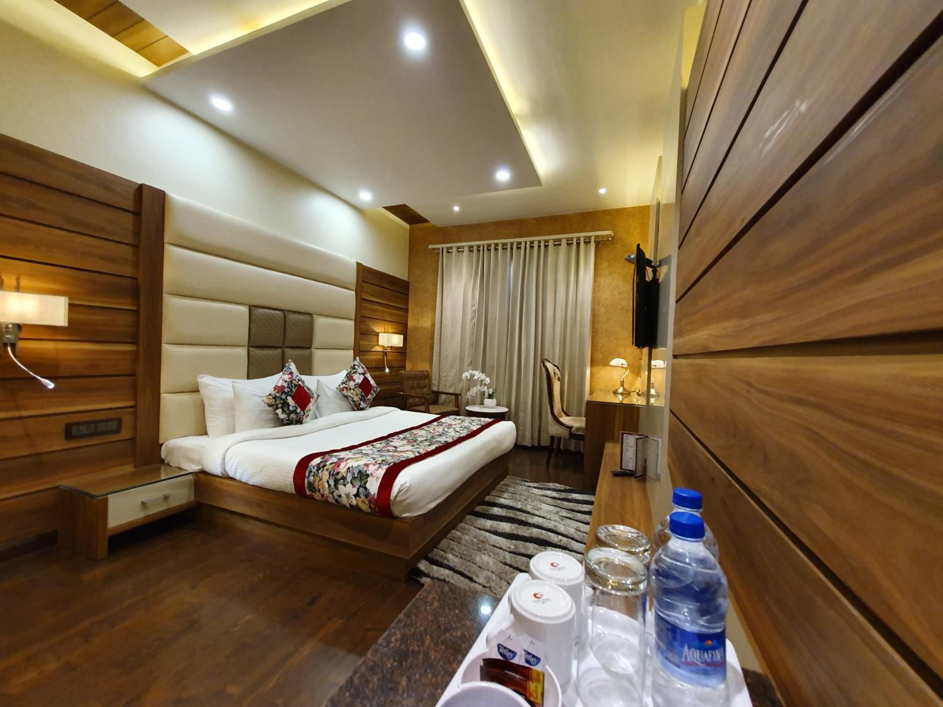 Suite - Photo 9
