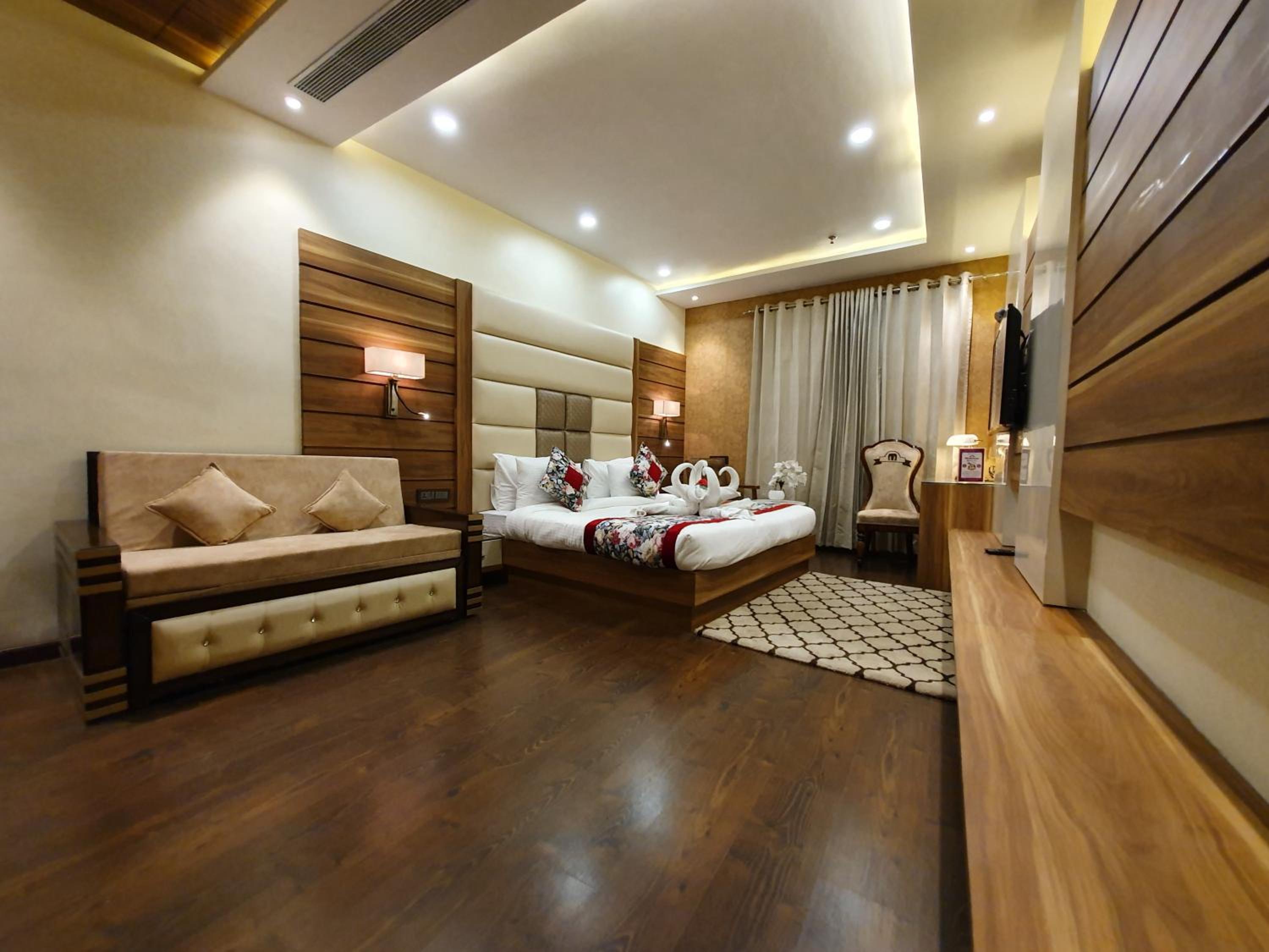 Suite - Photo 8