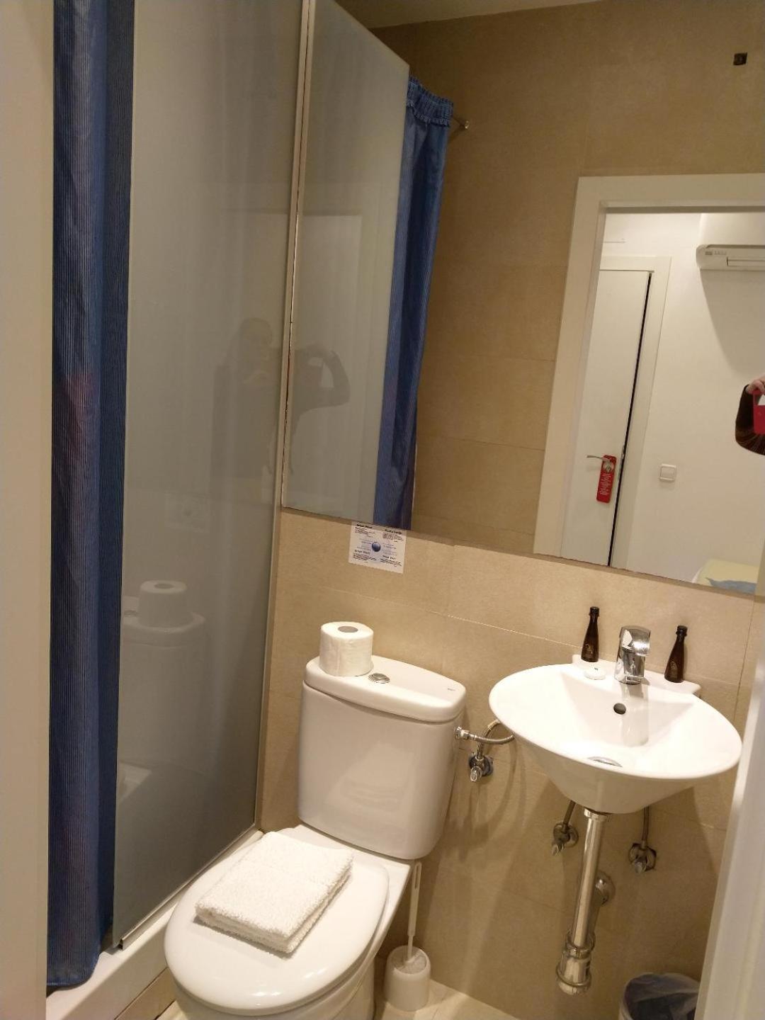 Single Room photo 2