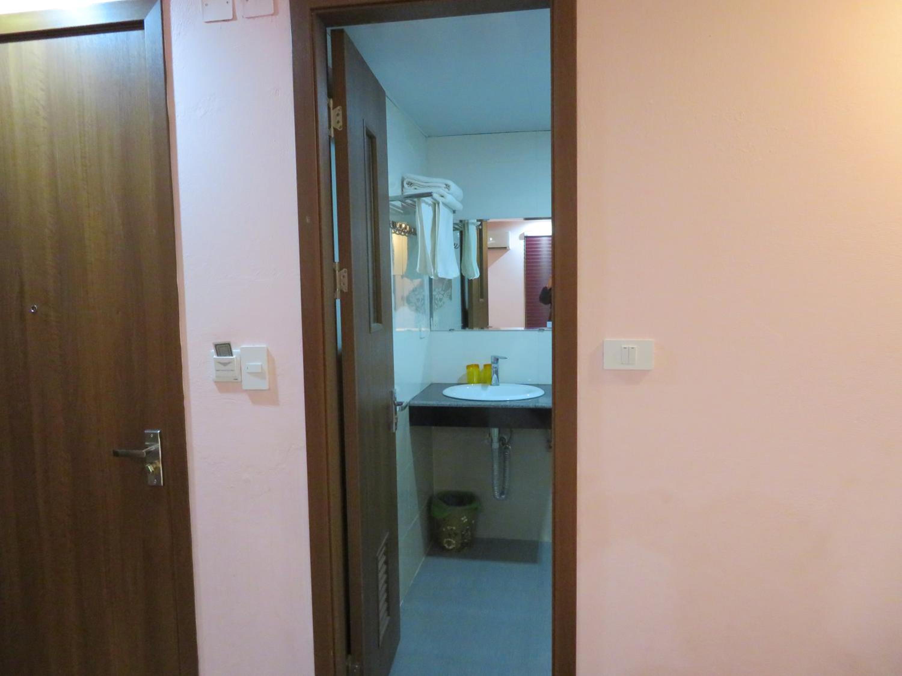 Deluxe Queen Room With Two Queen Beds photo 2