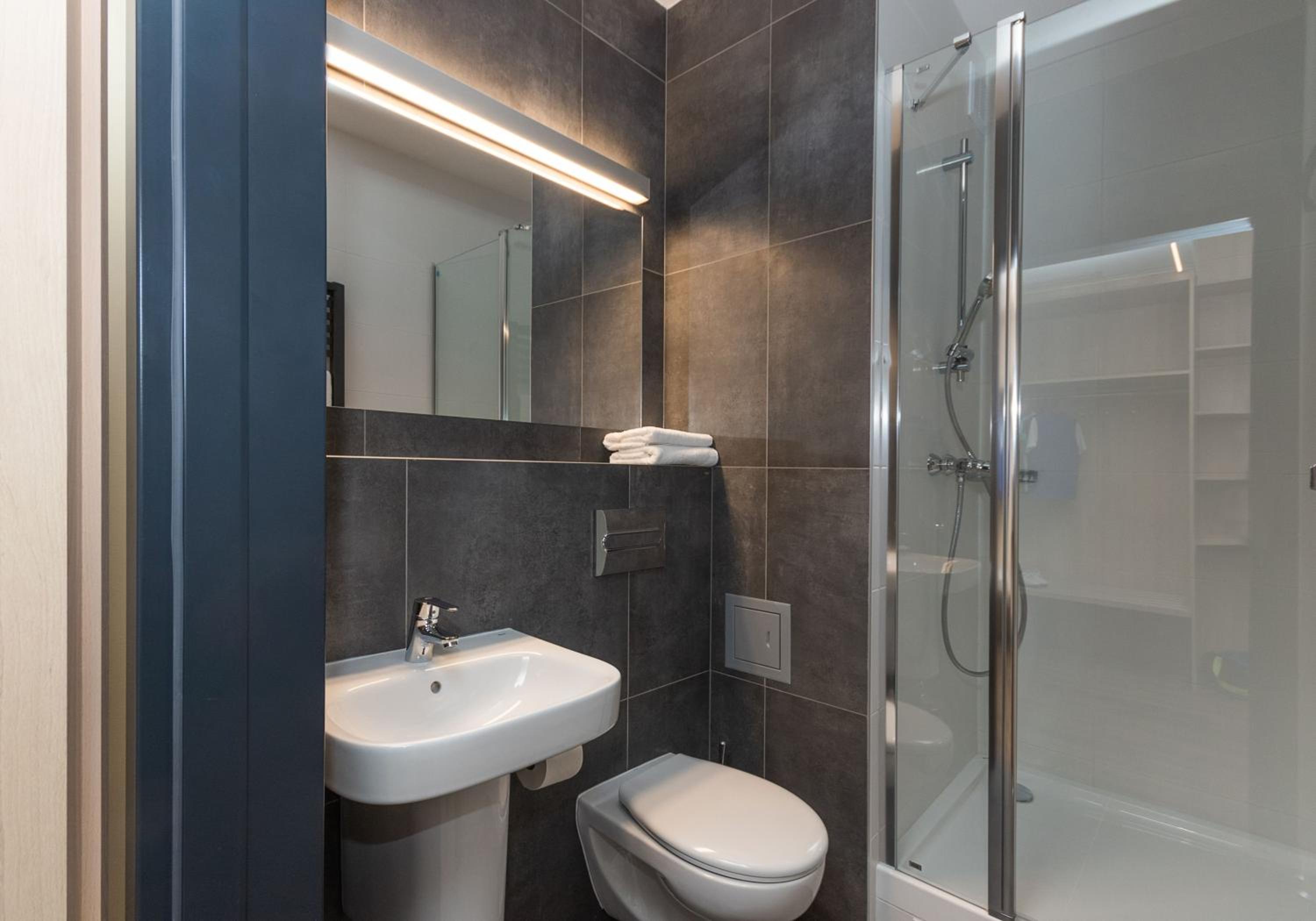 Triple Room with Private Bathroom - Photo 3