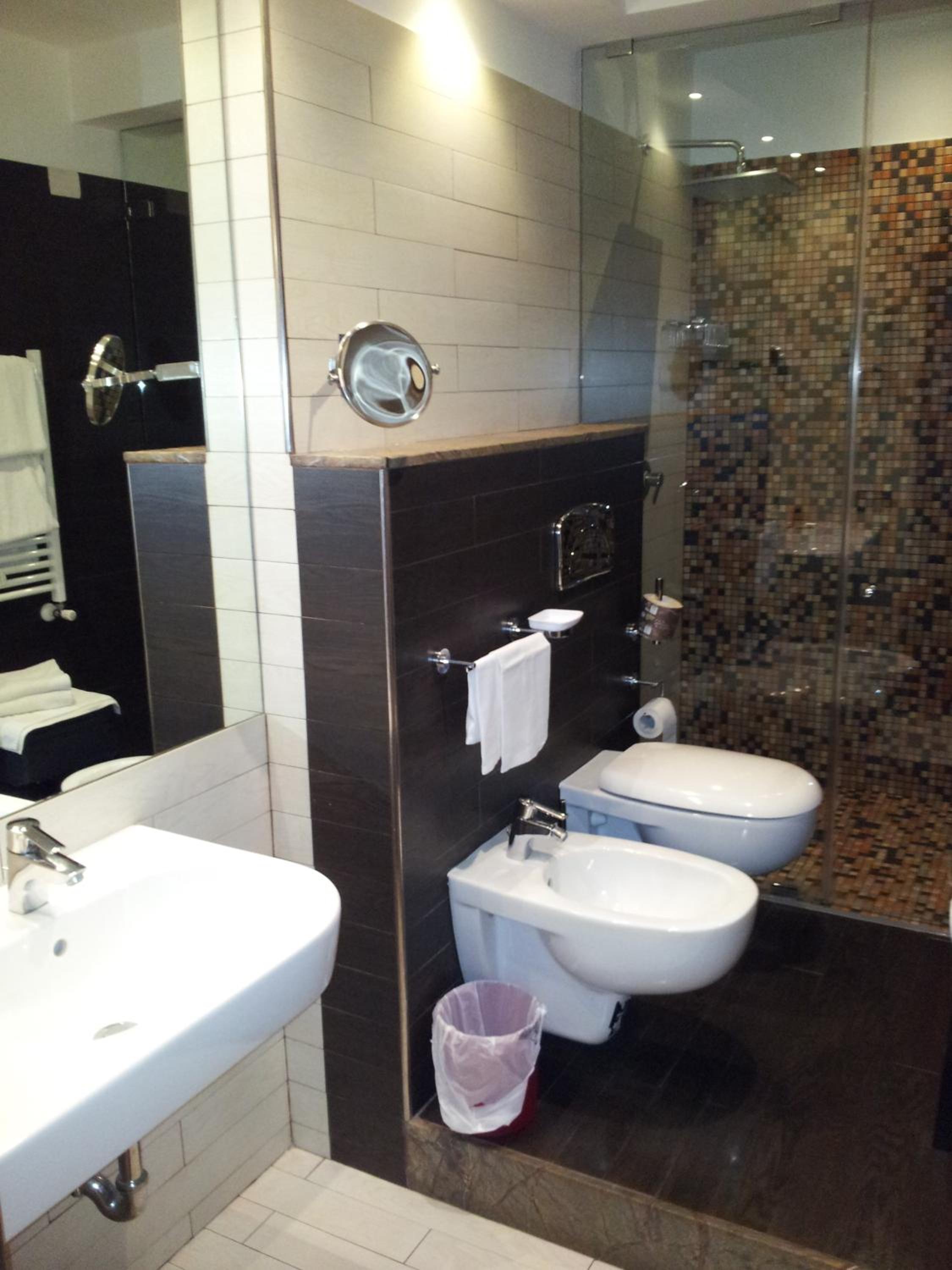 Family Room - Photo 10