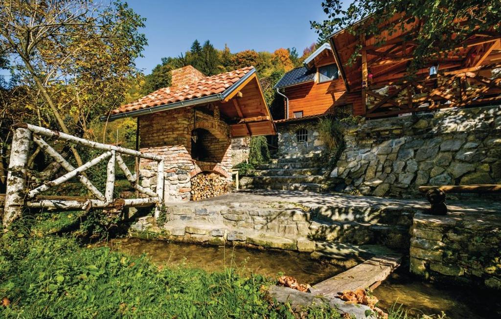 Two-Bedroom Chalet - Photo 78