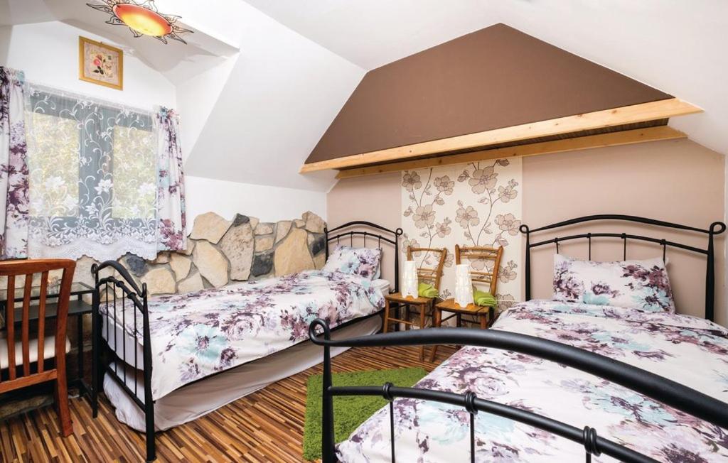 Two-Bedroom Chalet - Photo 66