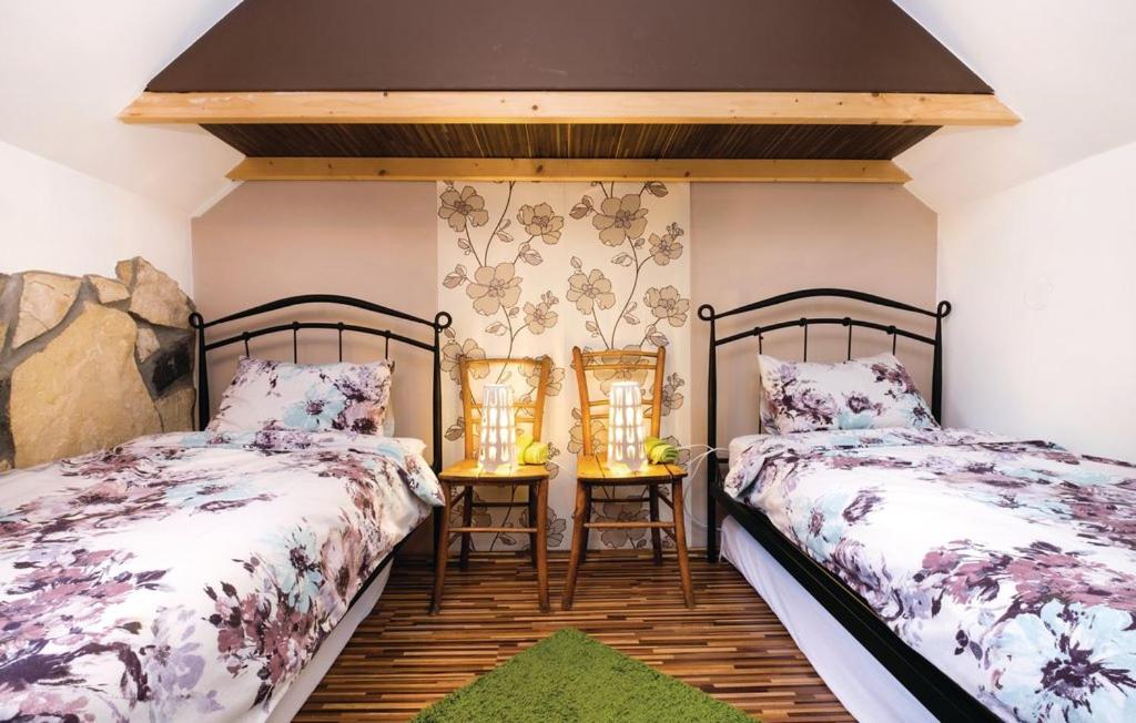 Two-Bedroom Chalet - Photo 65