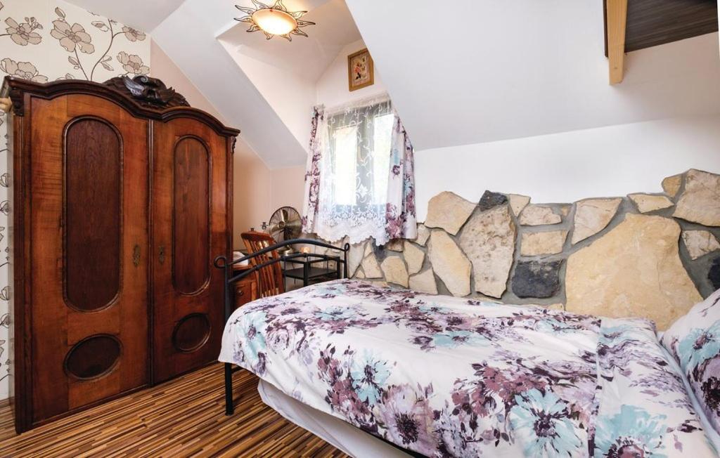 Two-Bedroom Chalet - Photo 64