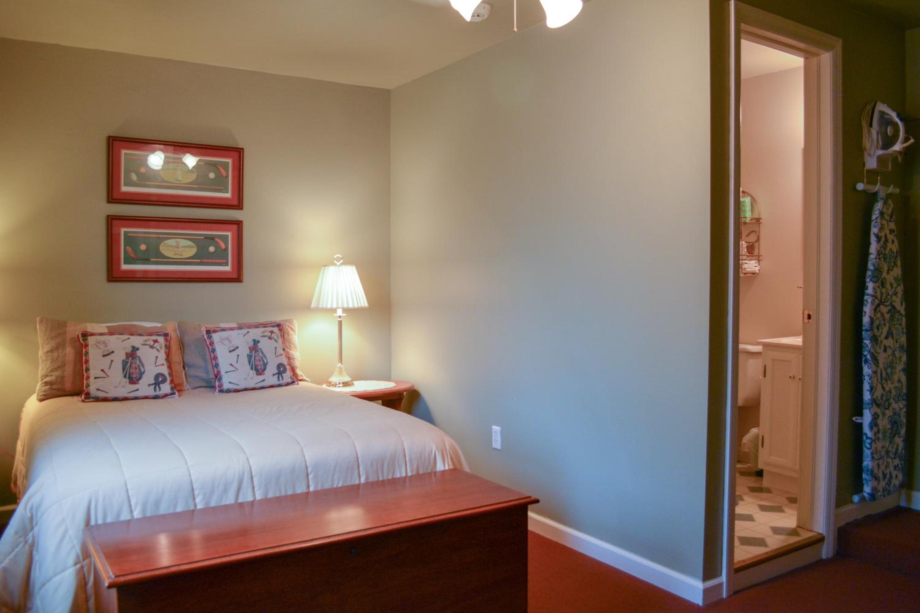Single Room with Bathroom photo 1