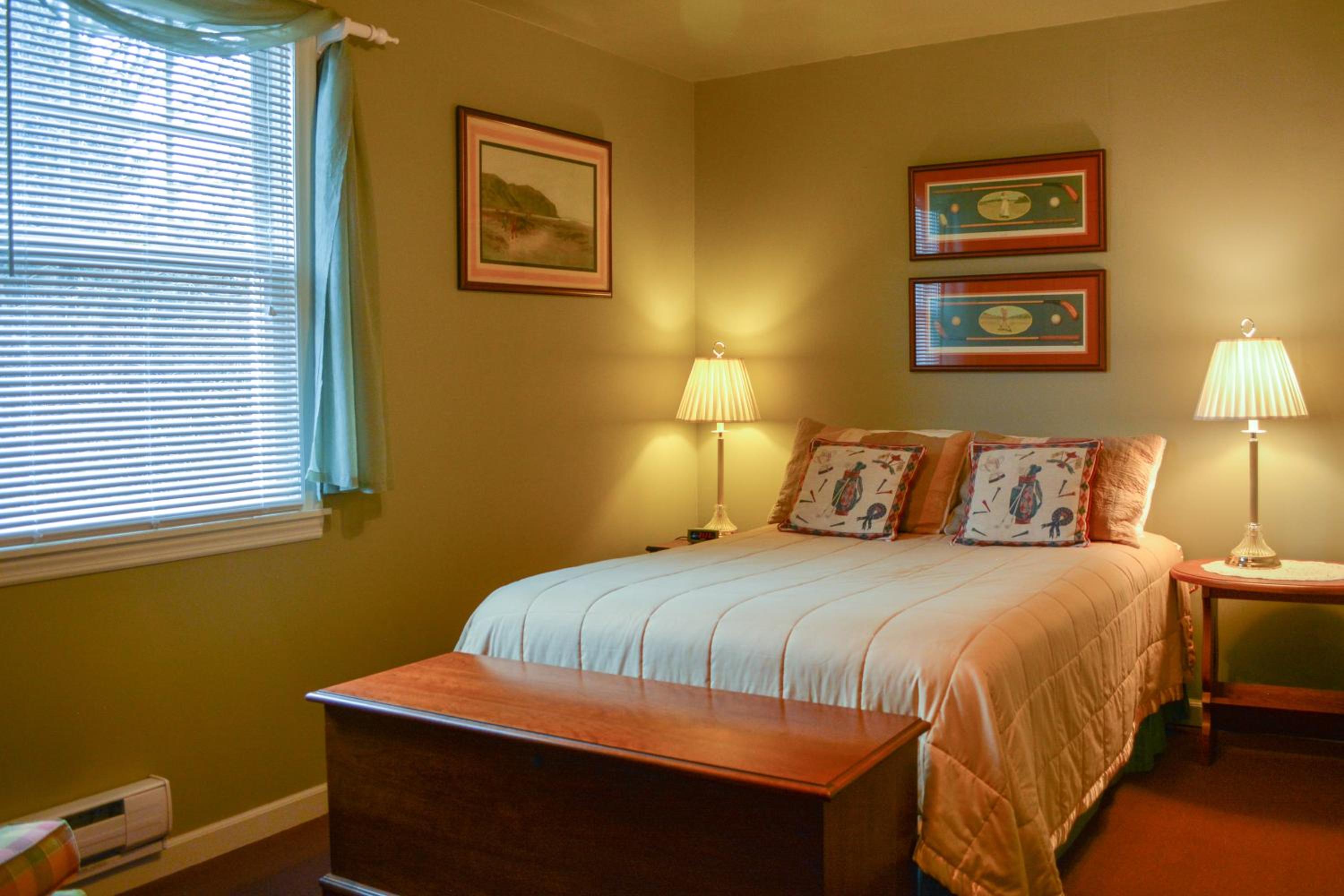 Single Room with Bathroom photo 2