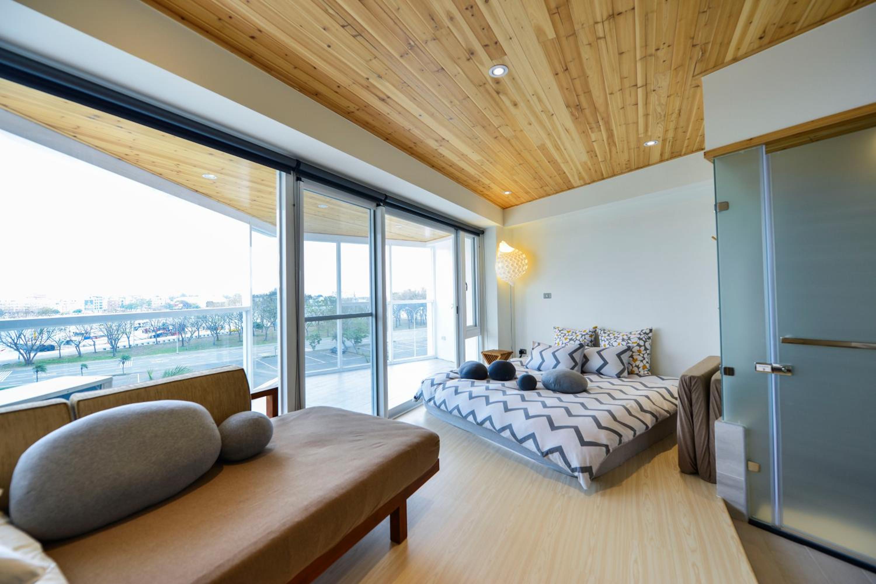 One-Bedroom House - Photo 7