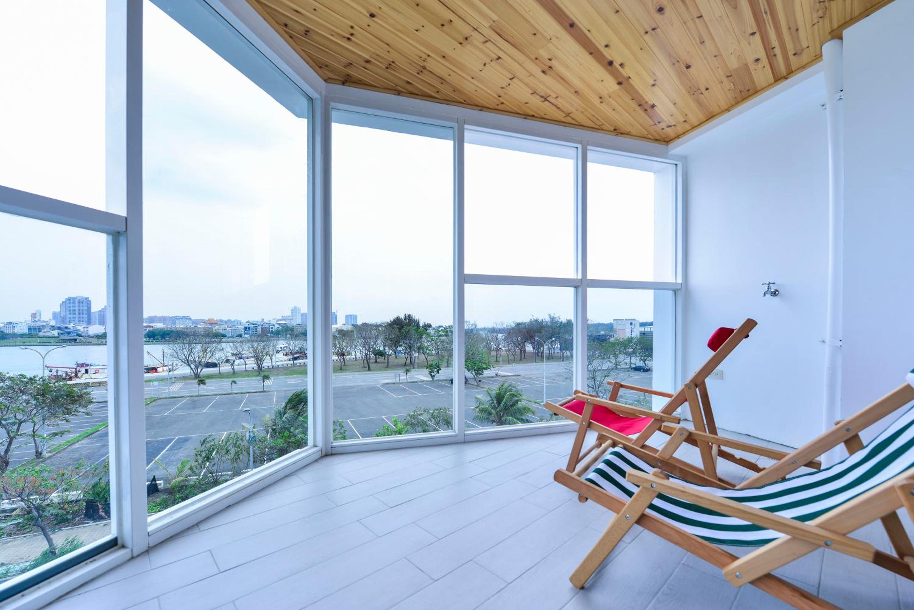 One-Bedroom House - Photo 4