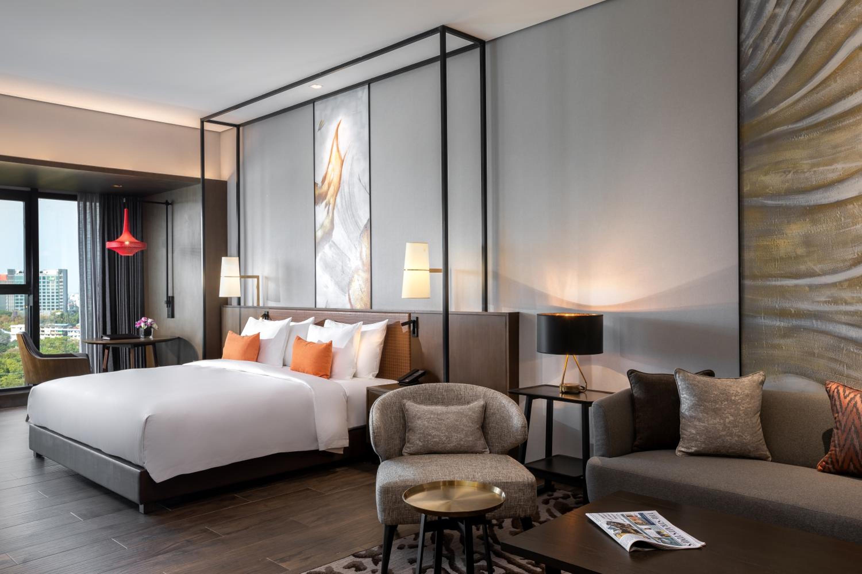Club Deluxe King Room with Lake View