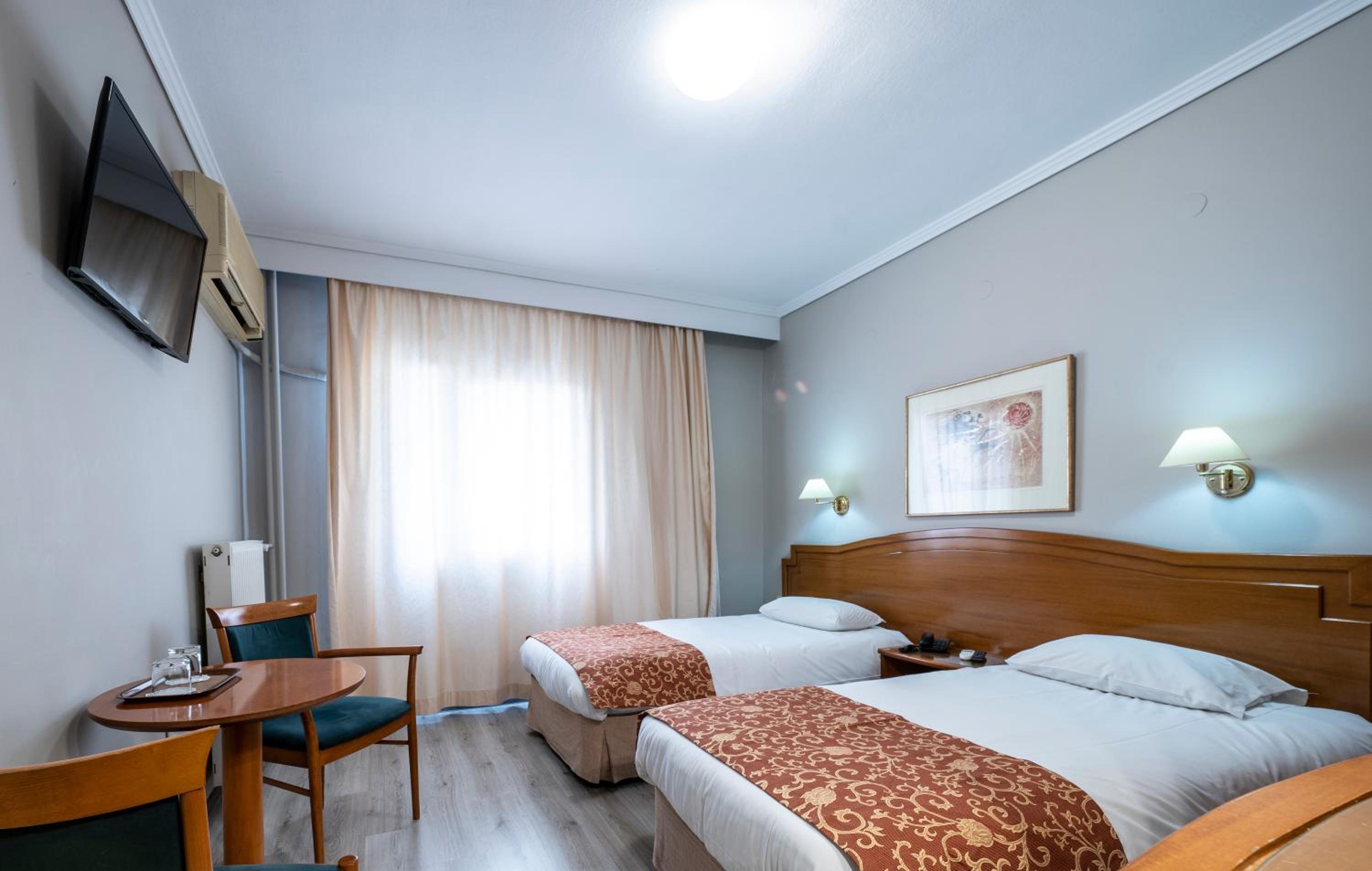 Twin Room - Photo 3