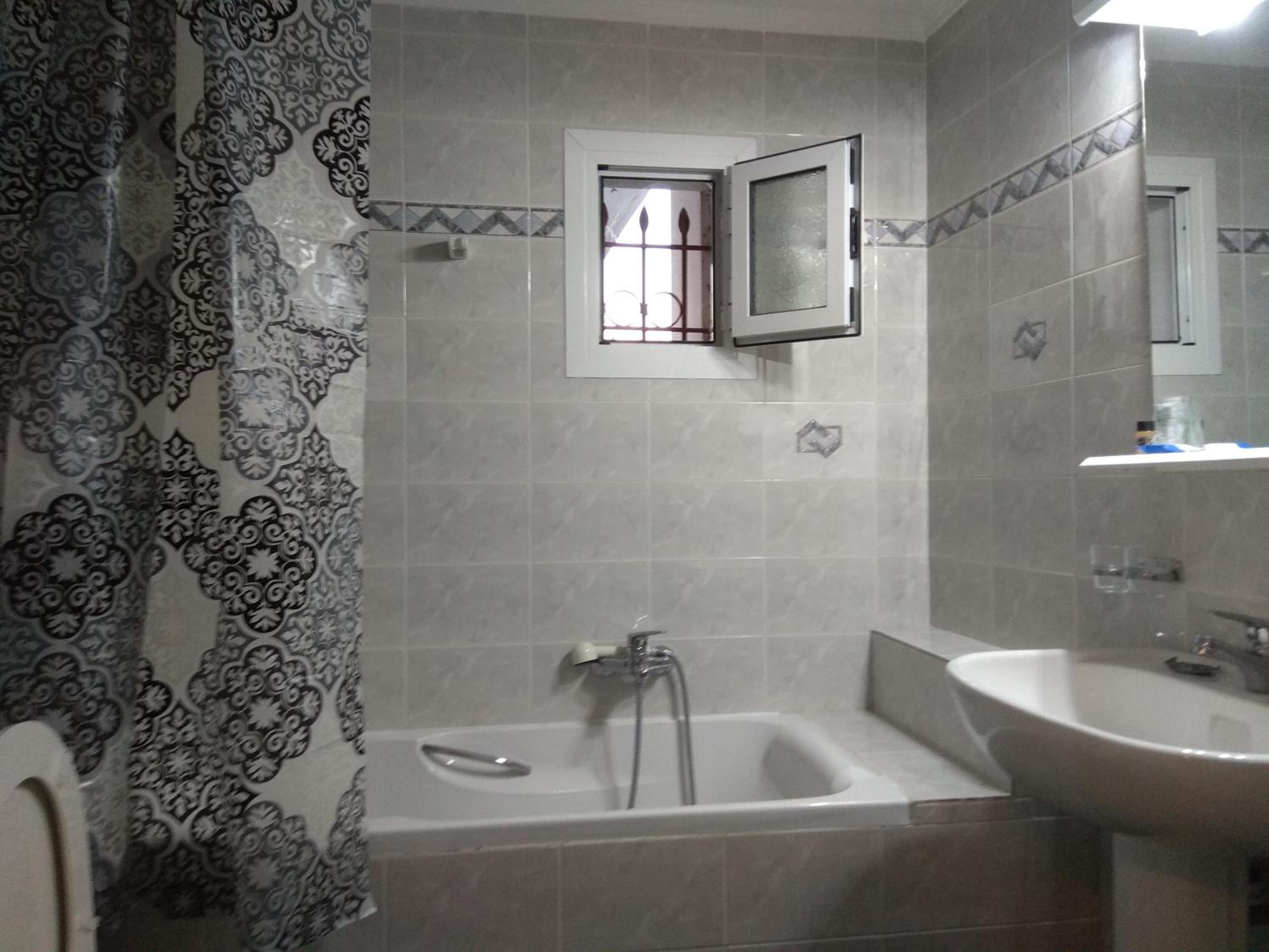 Apartment - Ground Floor - Photo 3