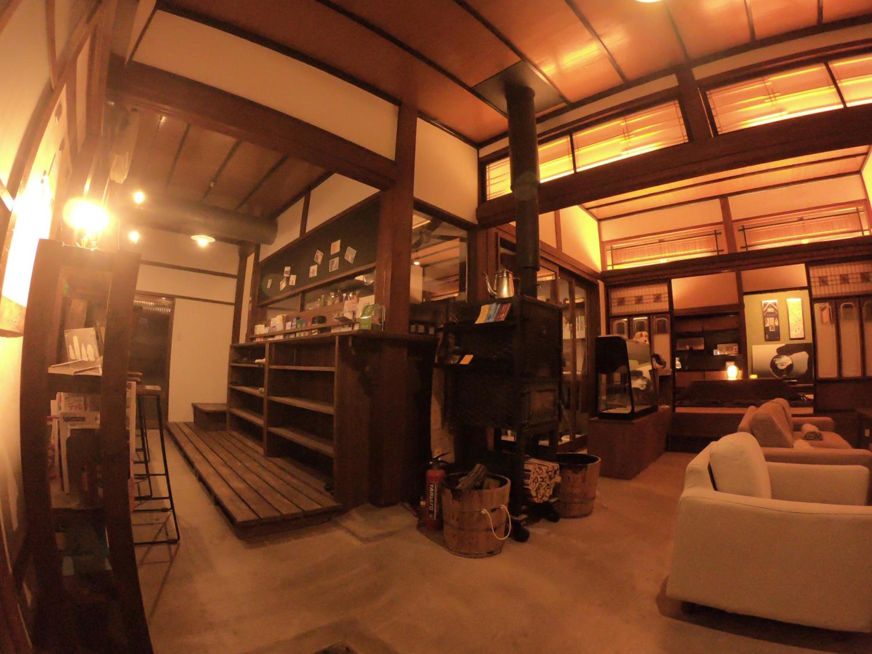 Economy Twin Room - Photo 31