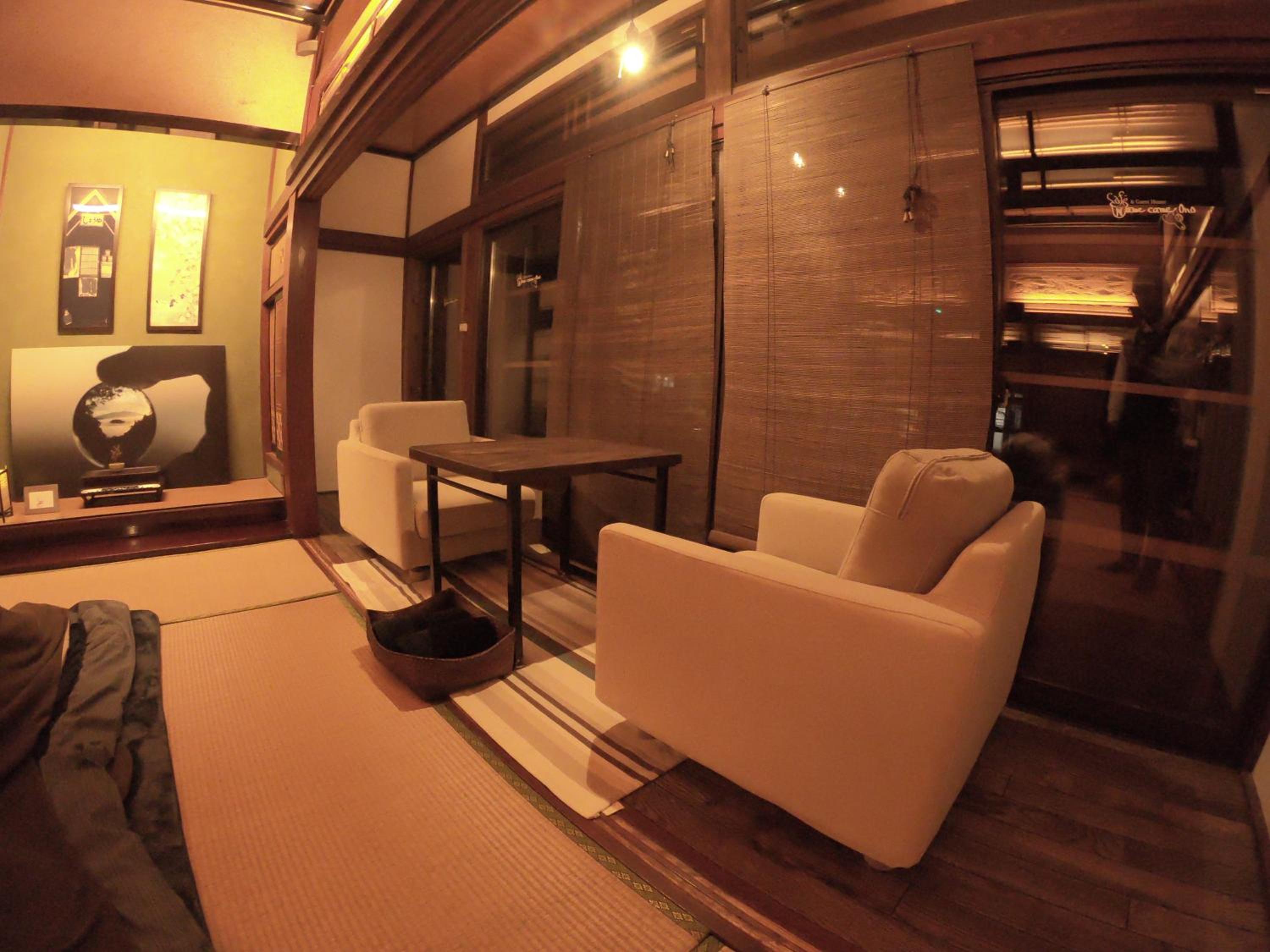 Economy Twin Room - Photo 23
