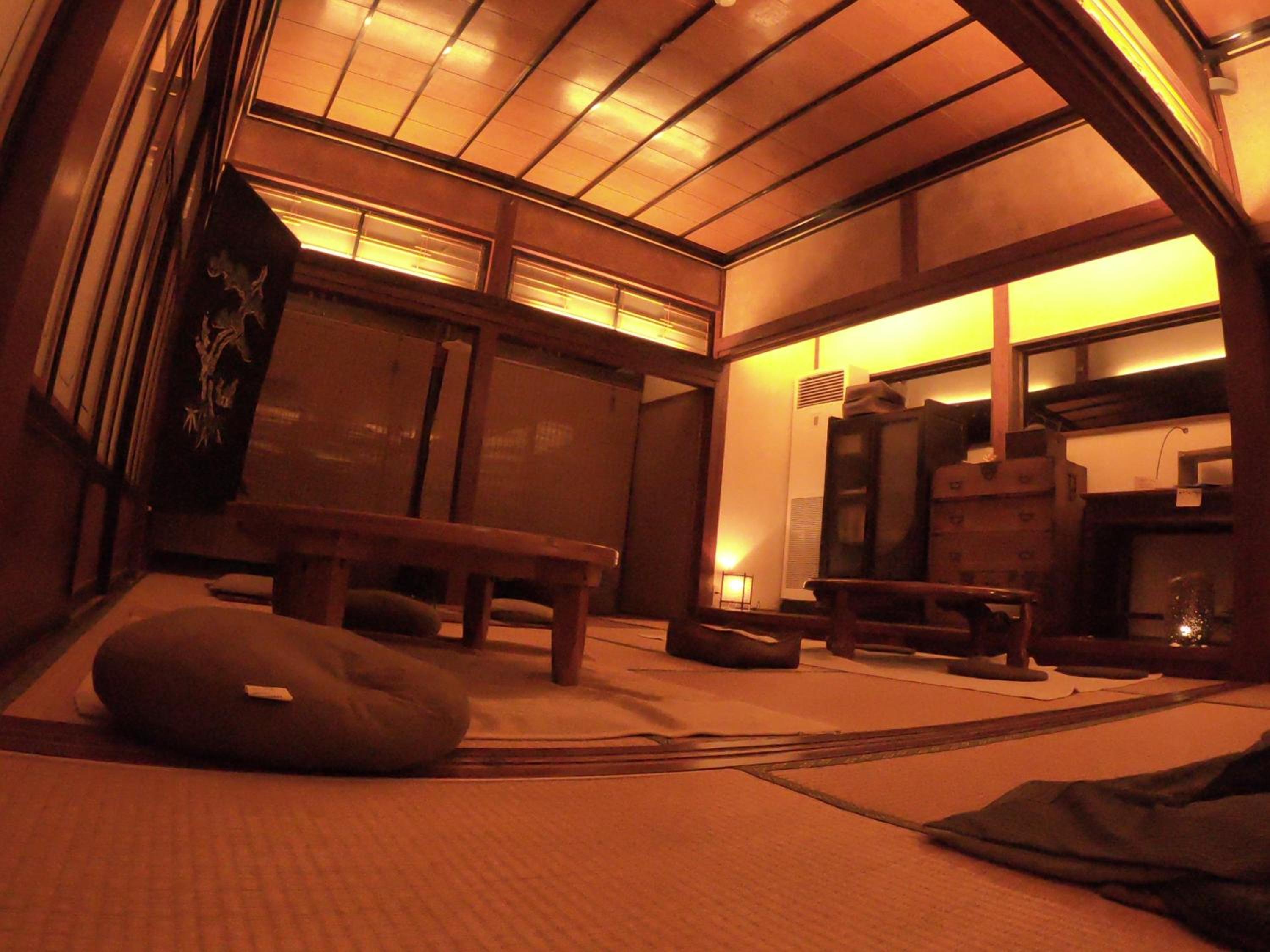 Economy Twin Room - Photo 21