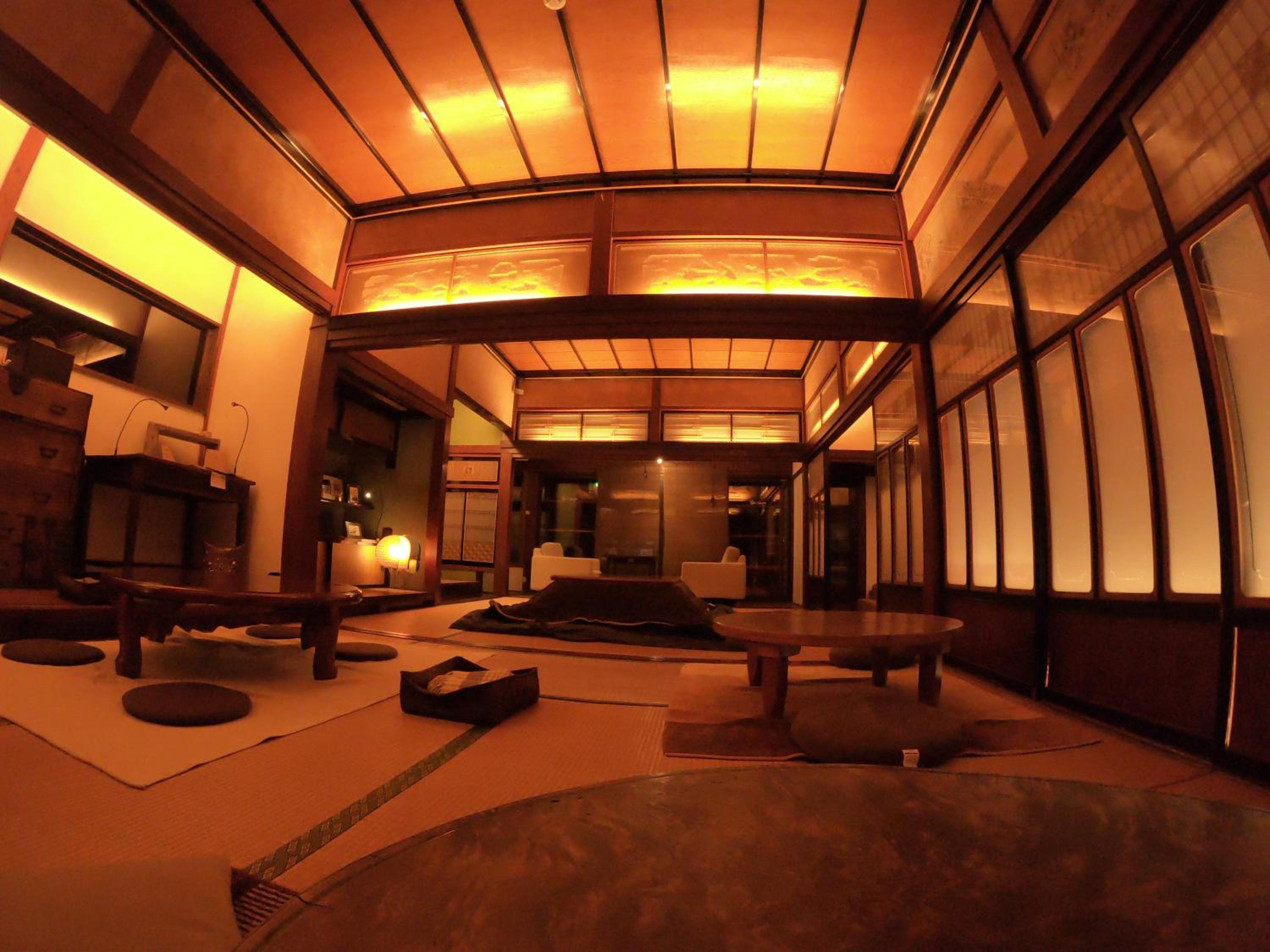 Economy Twin Room - Photo 19