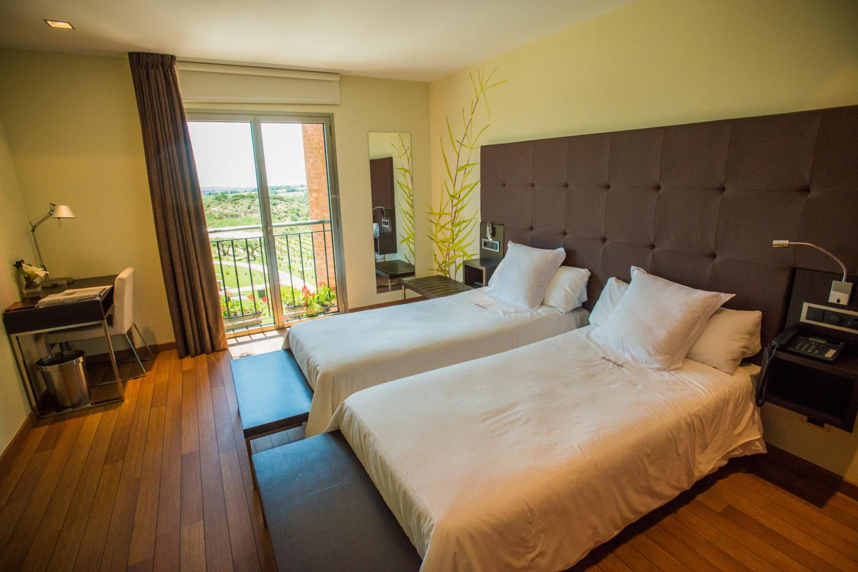 Standard Double or Twin Room - Photo 3