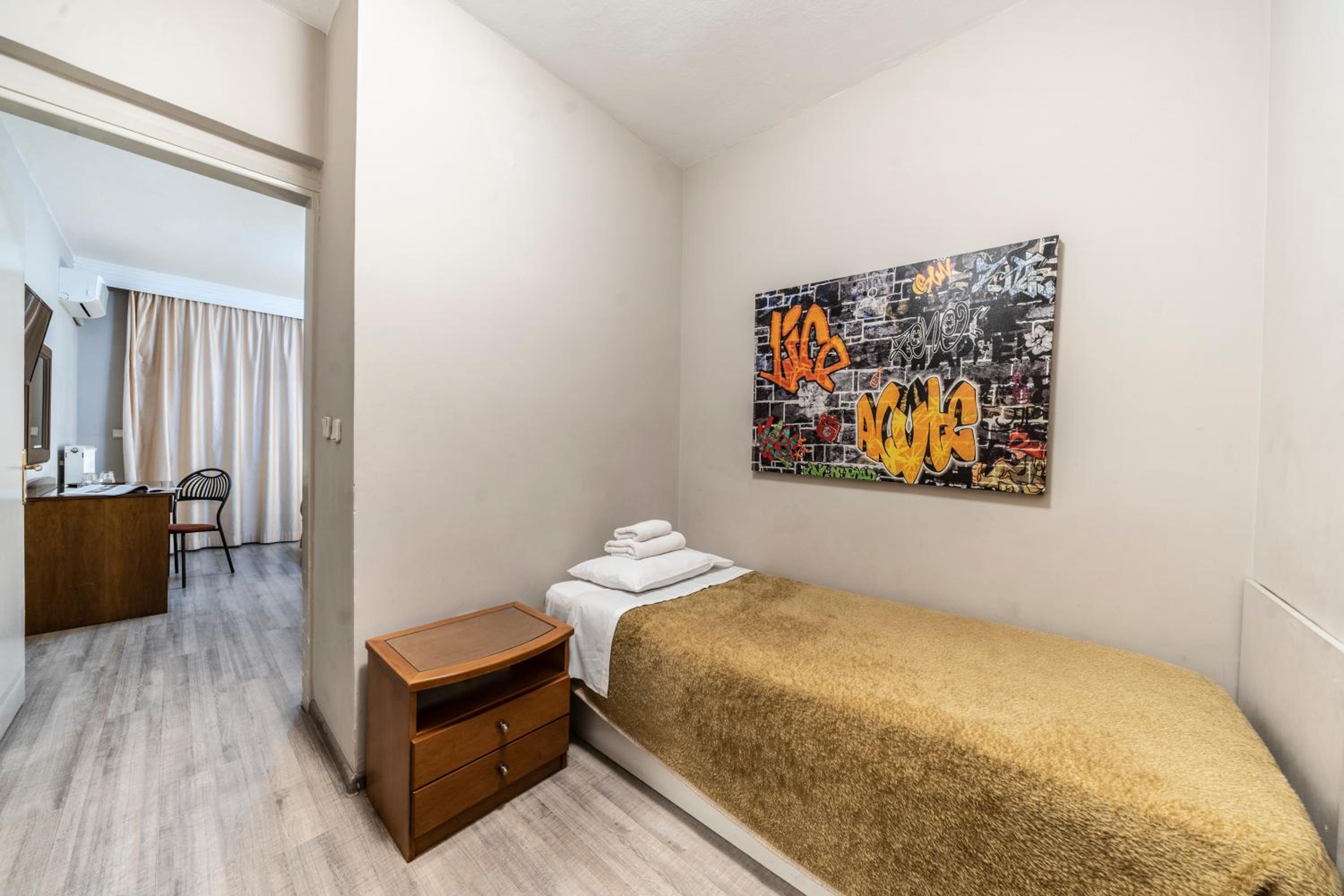 Triple Room - Photo 7