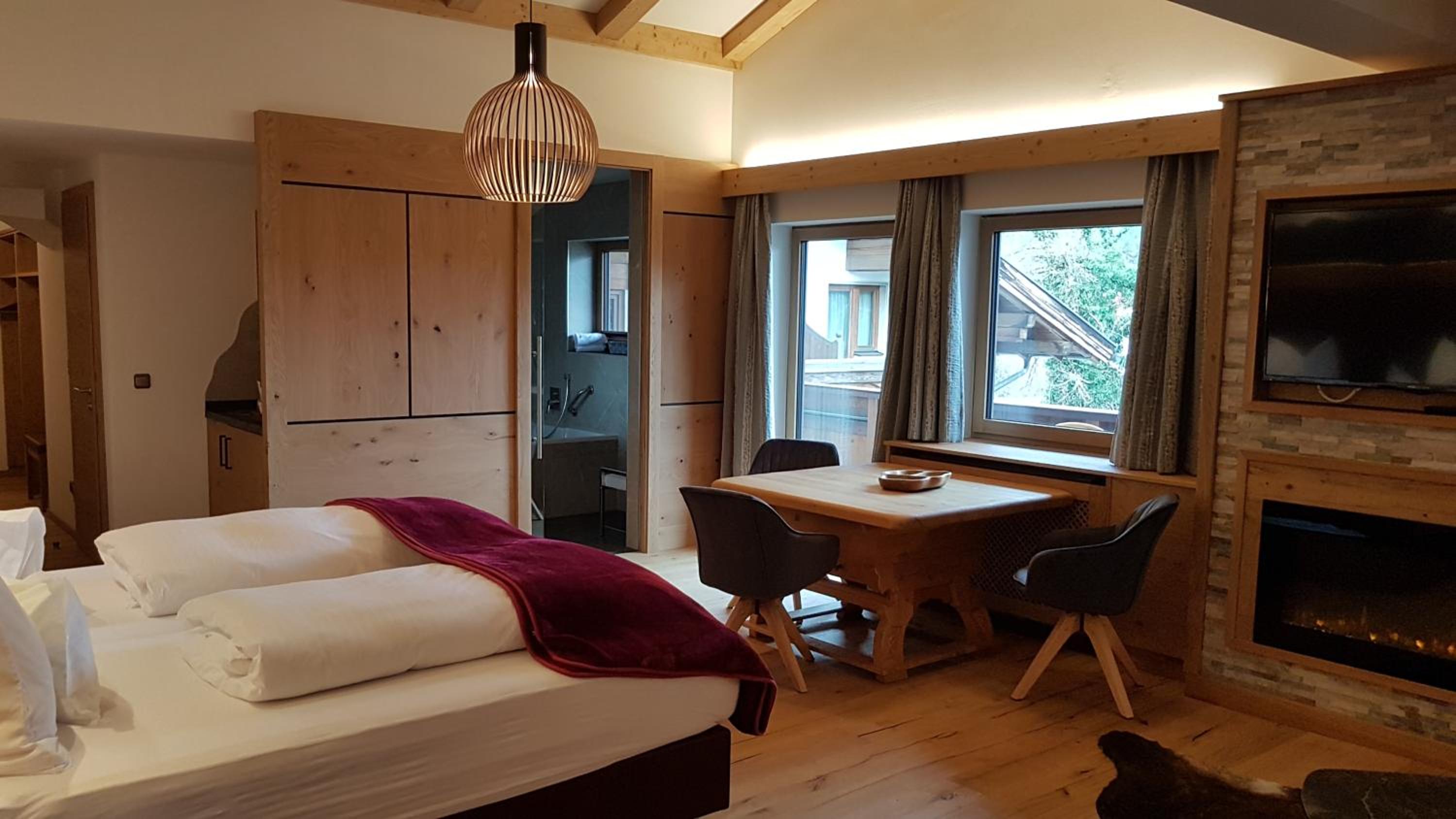Suite - Photo 41