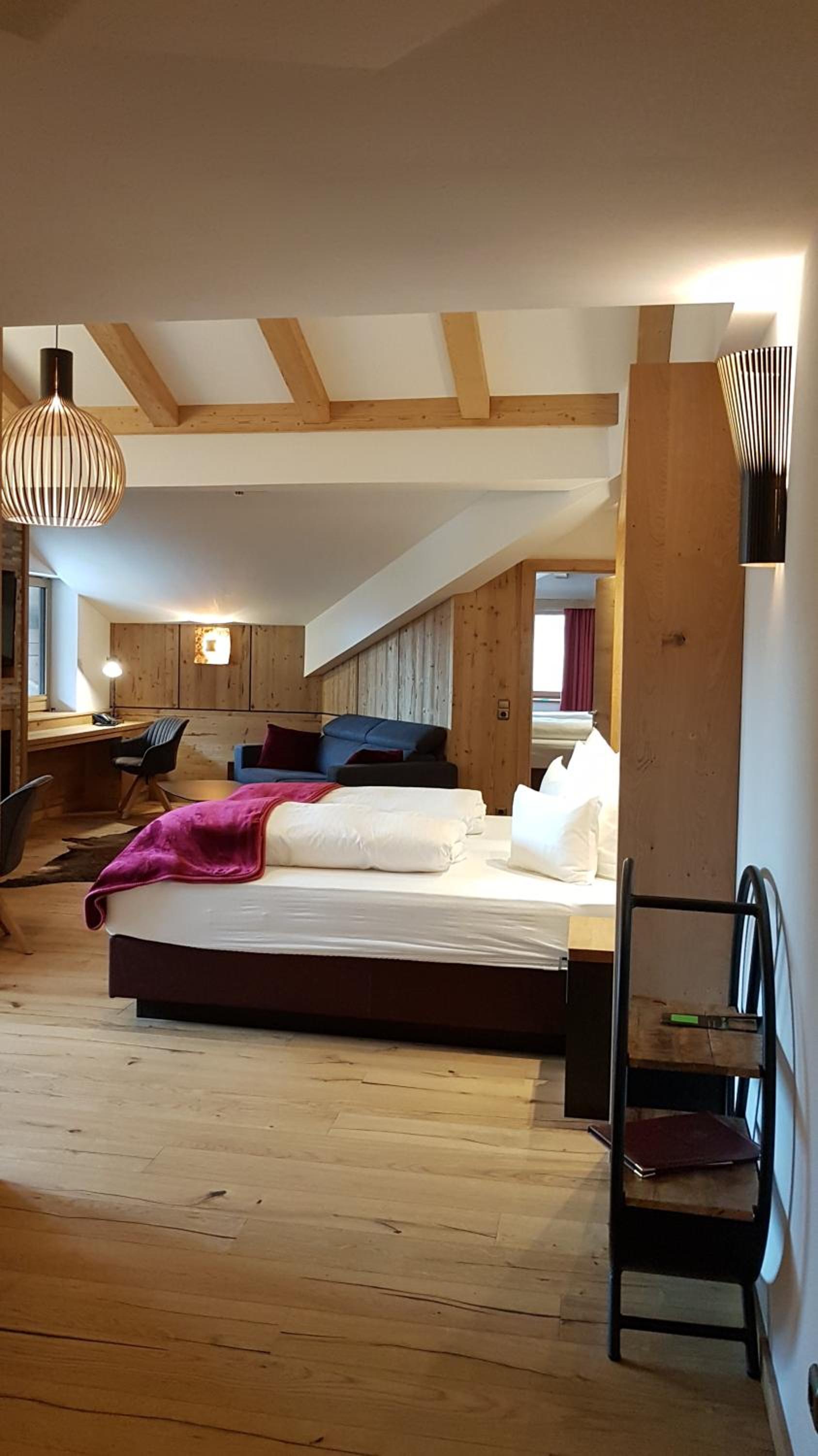 Suite - Photo 39