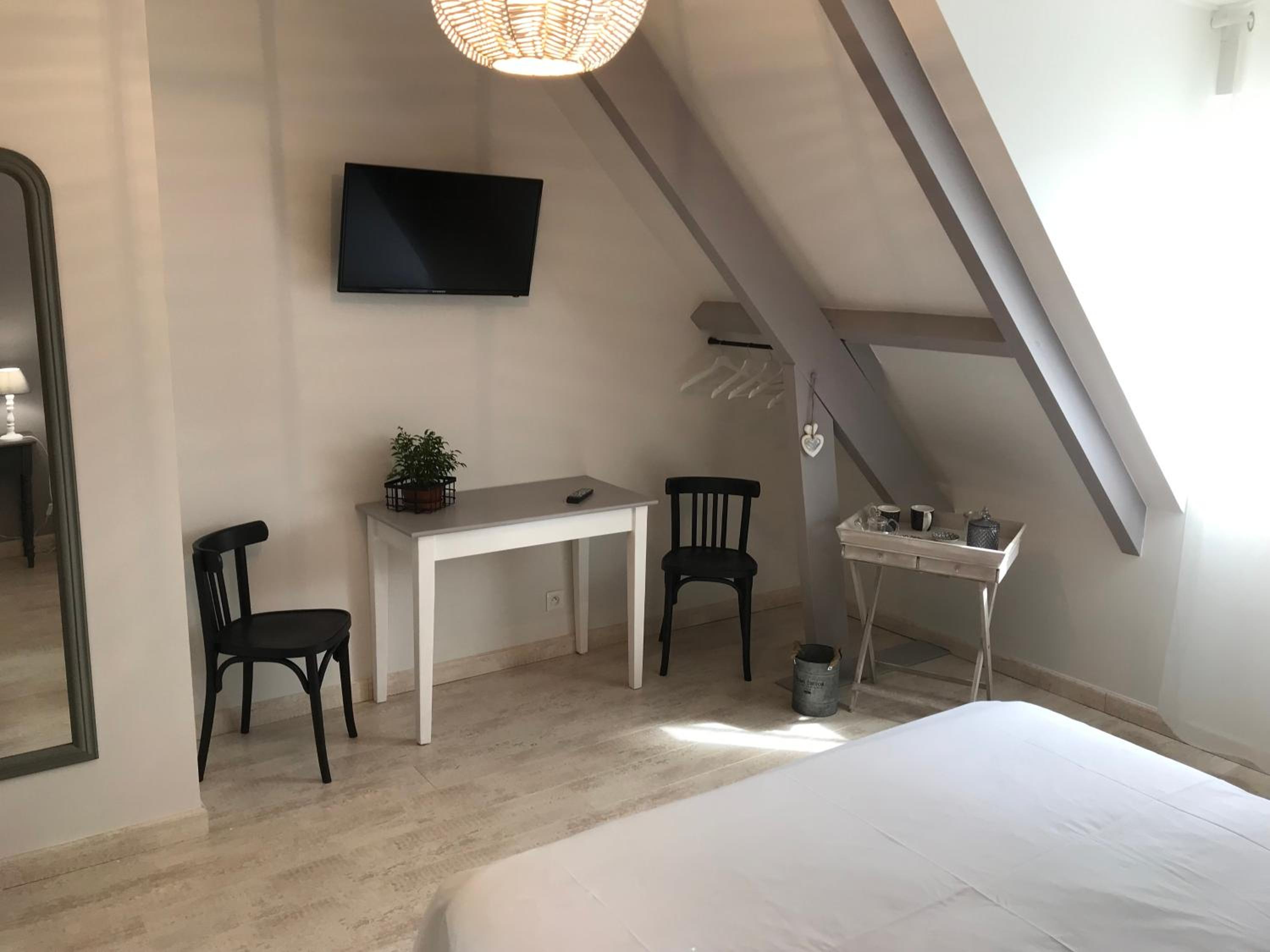 Large Double or Twin Room photo 3