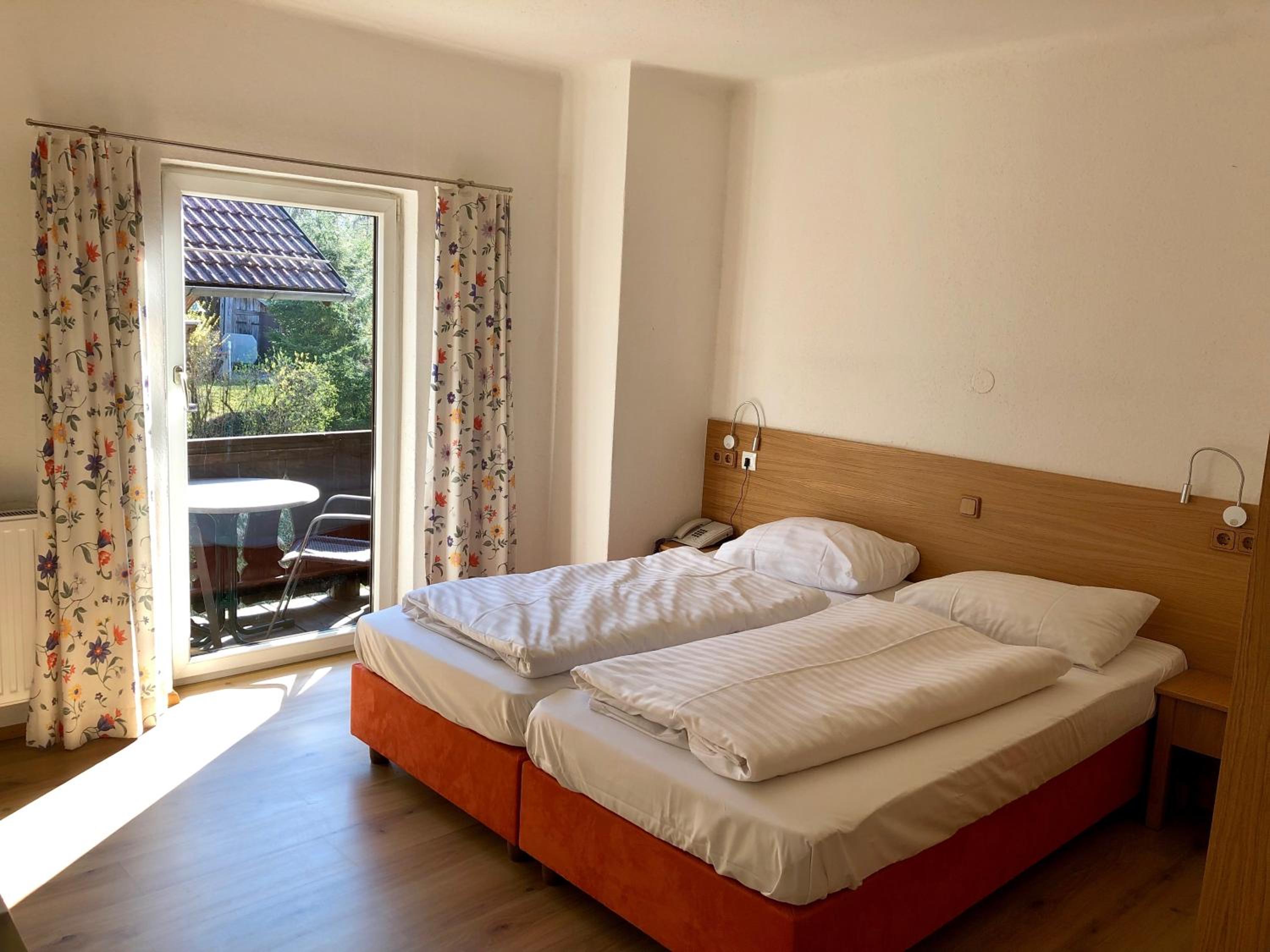 Double Room - Photo 6