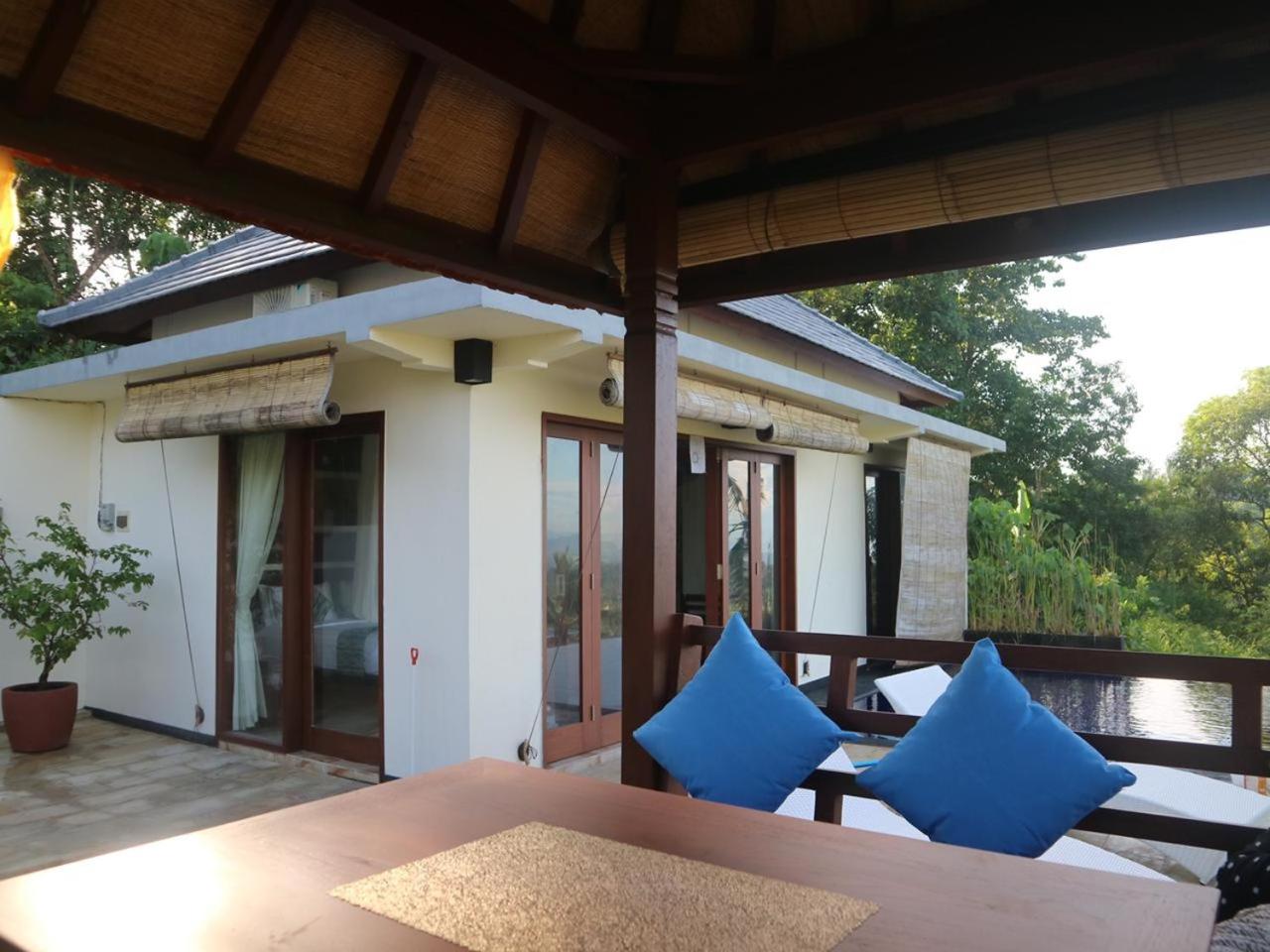 Villa with Private Pool - Photo 3