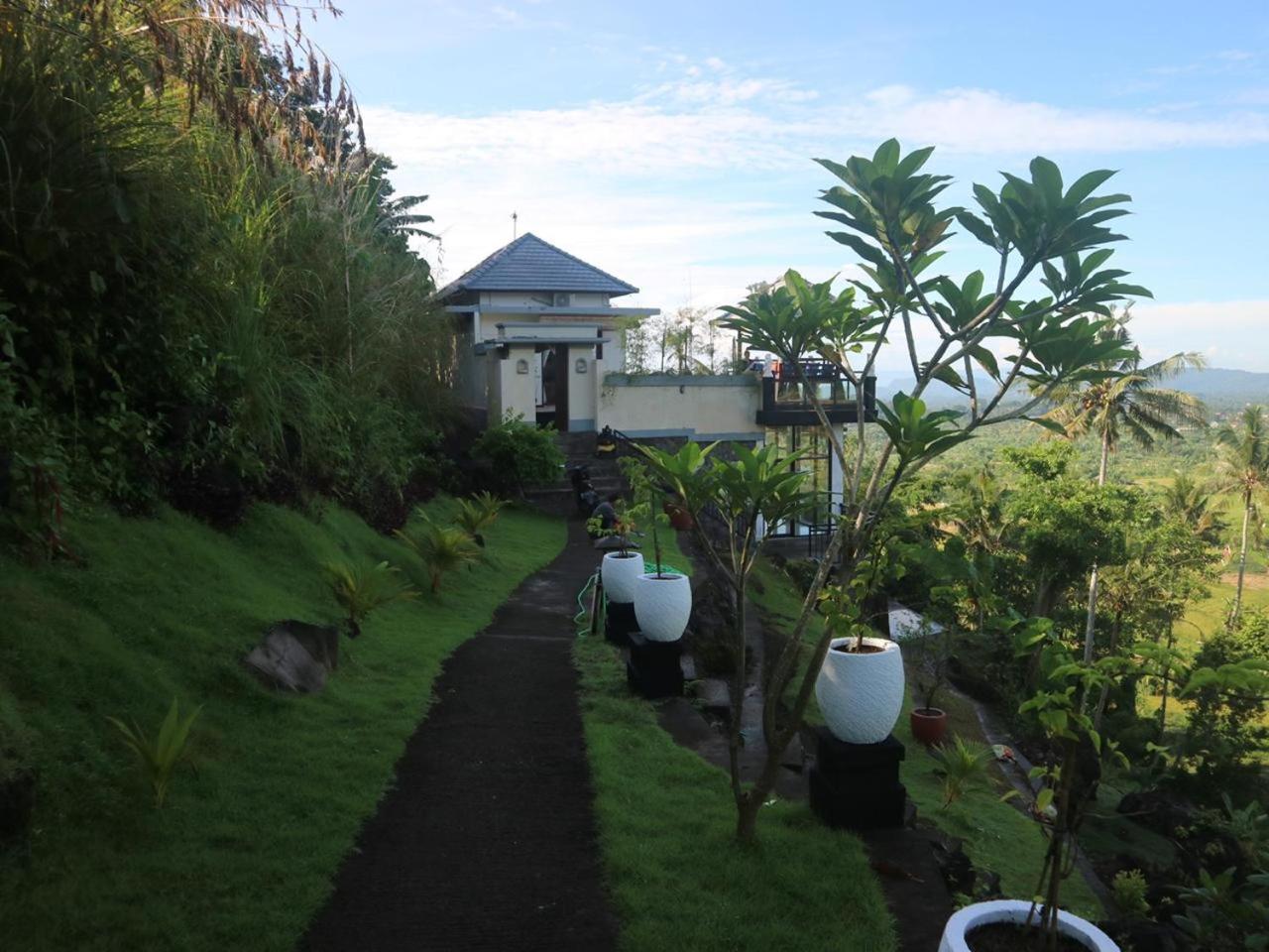 Villa with Private Pool - Photo 2