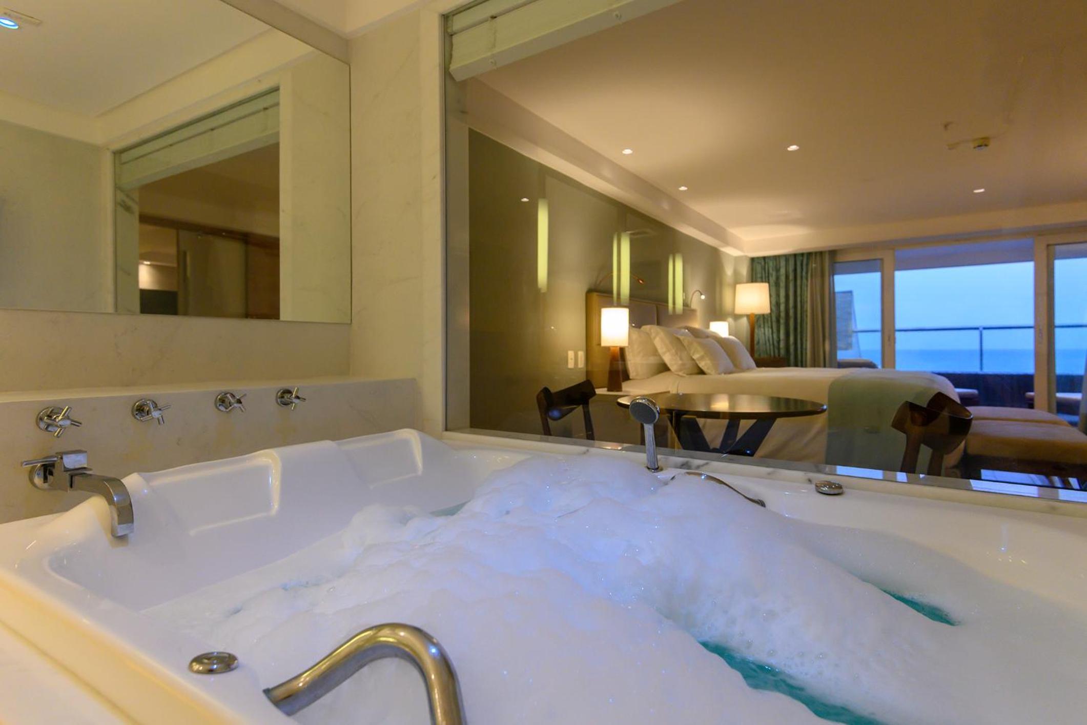 Suite Premium with Sea View photo 2