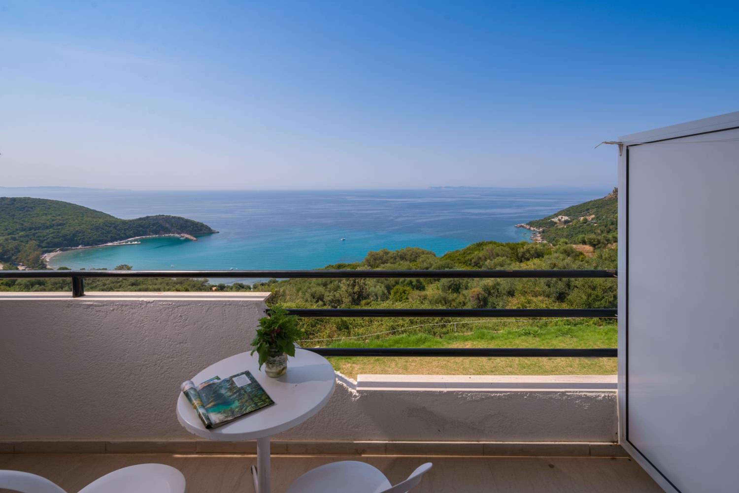 Family Room with Sea View photo 2