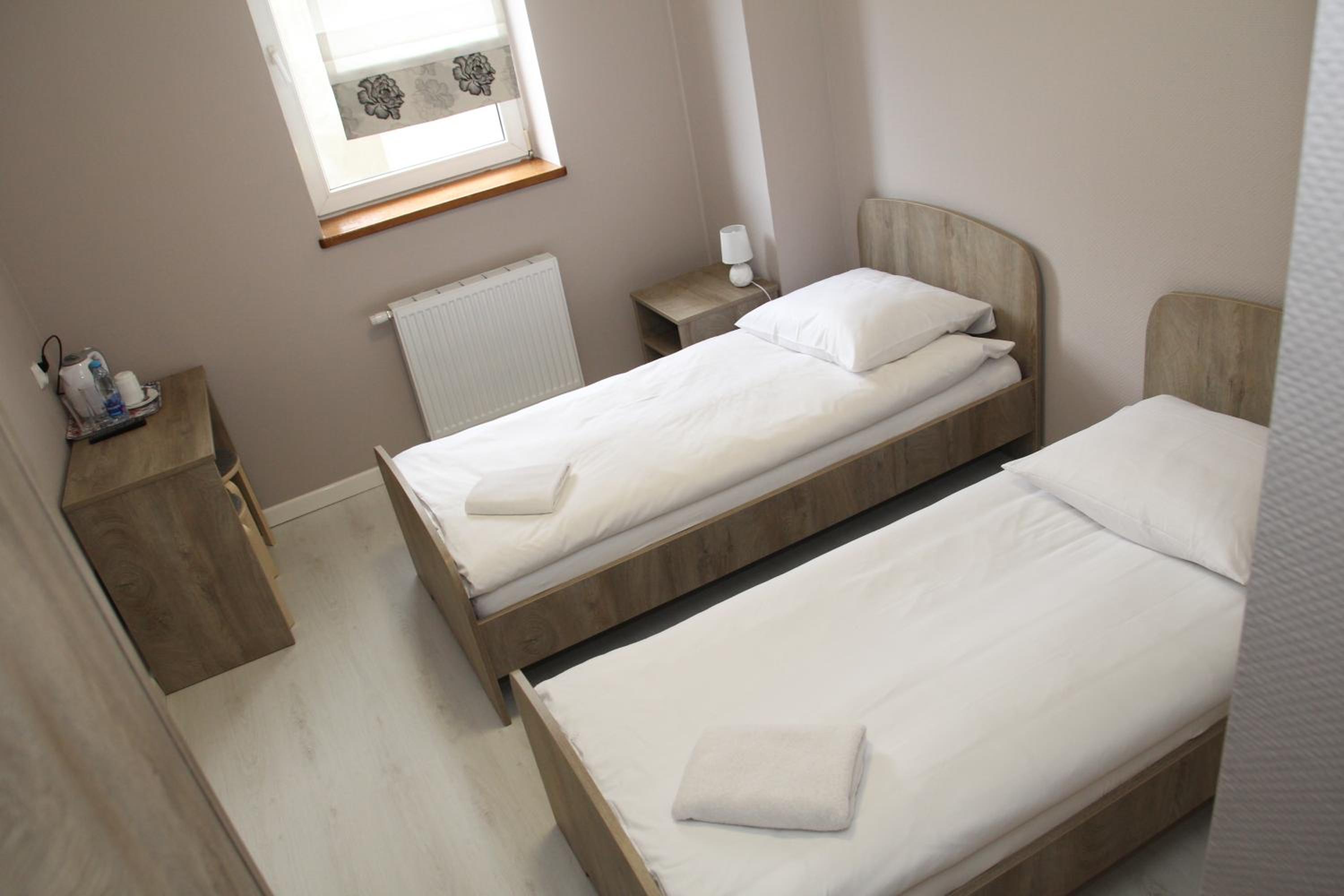 Standard Twin Room - Photo 1