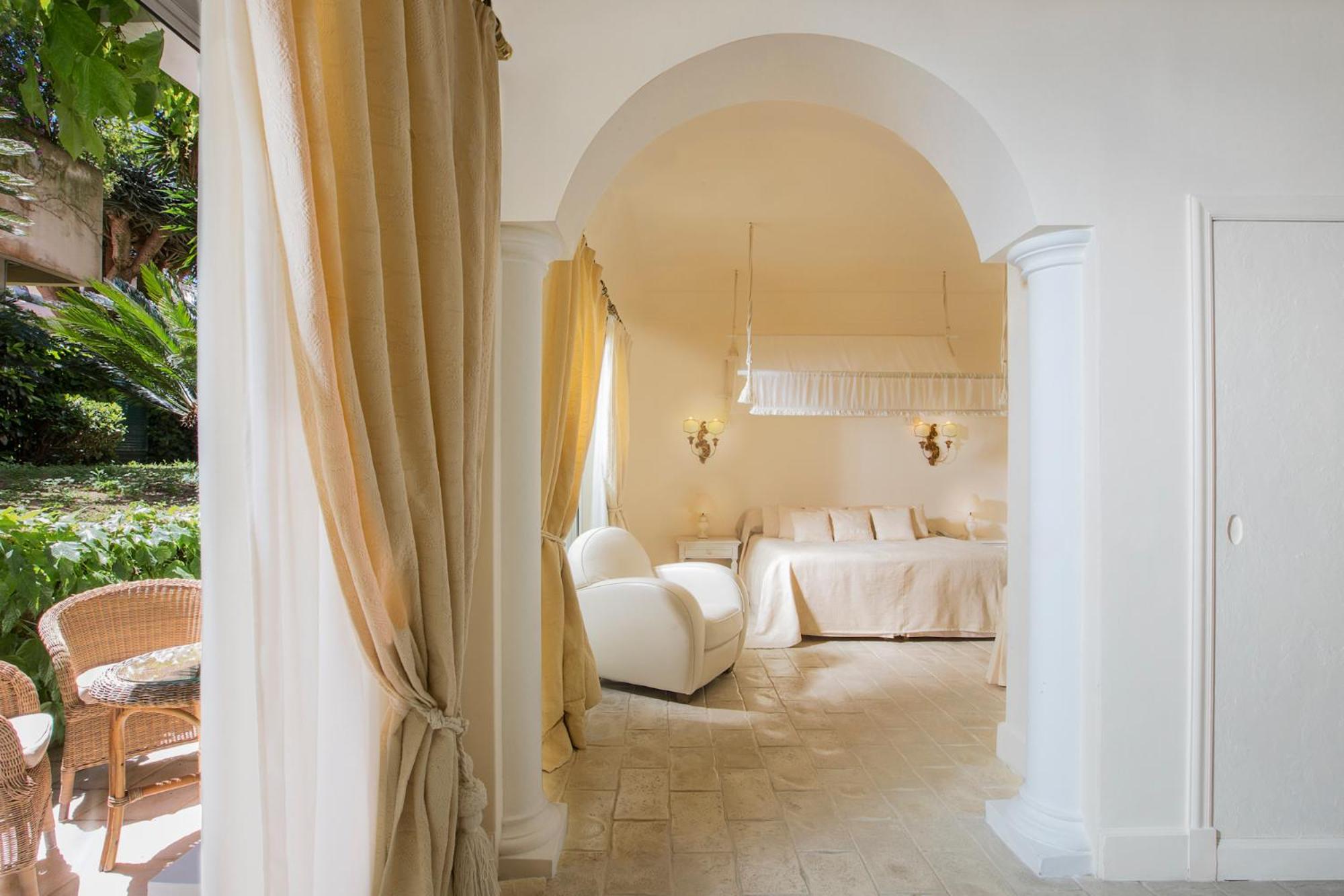 Deluxe Double Garden Side Room