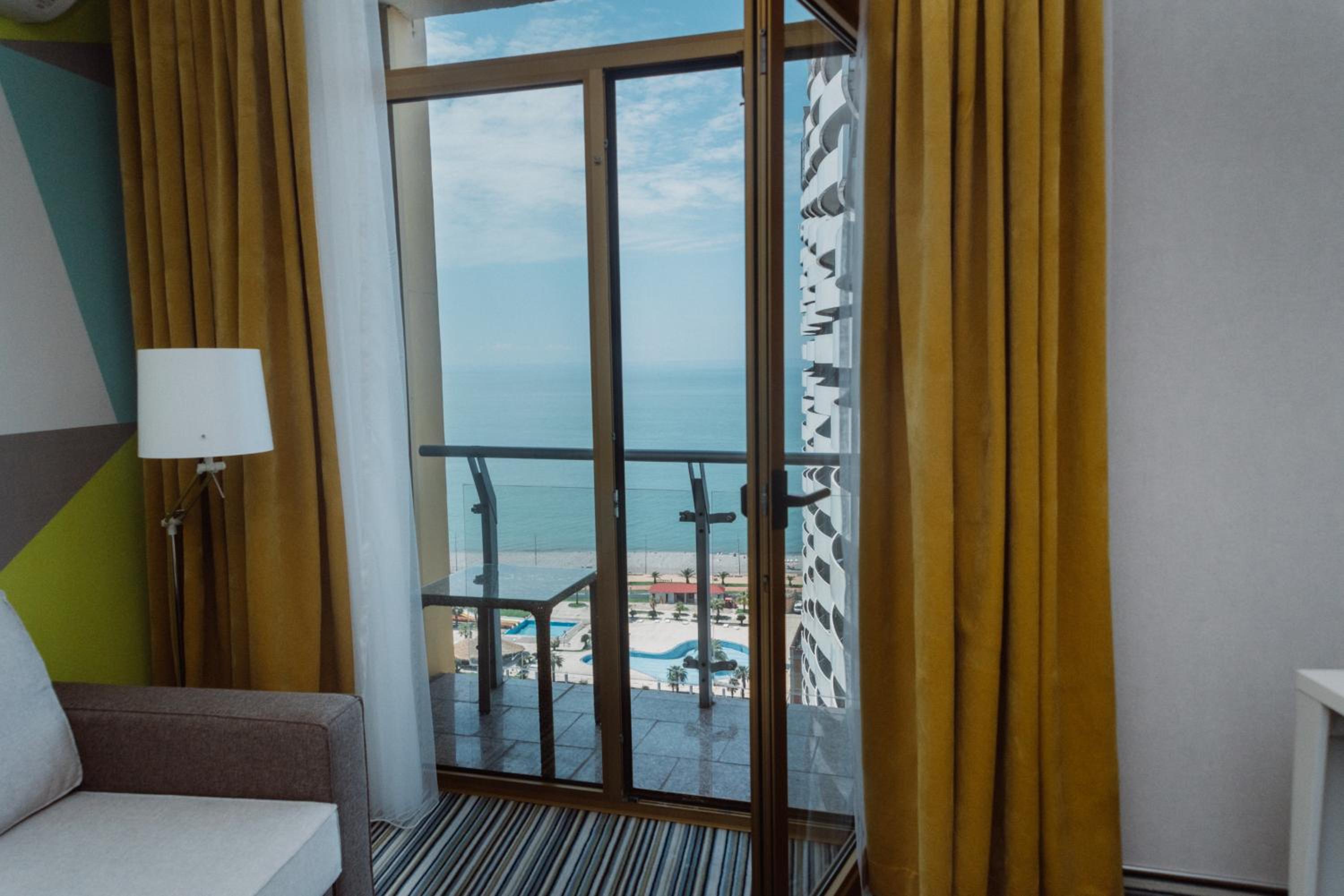 Family Suite with Sea View - Photo 24