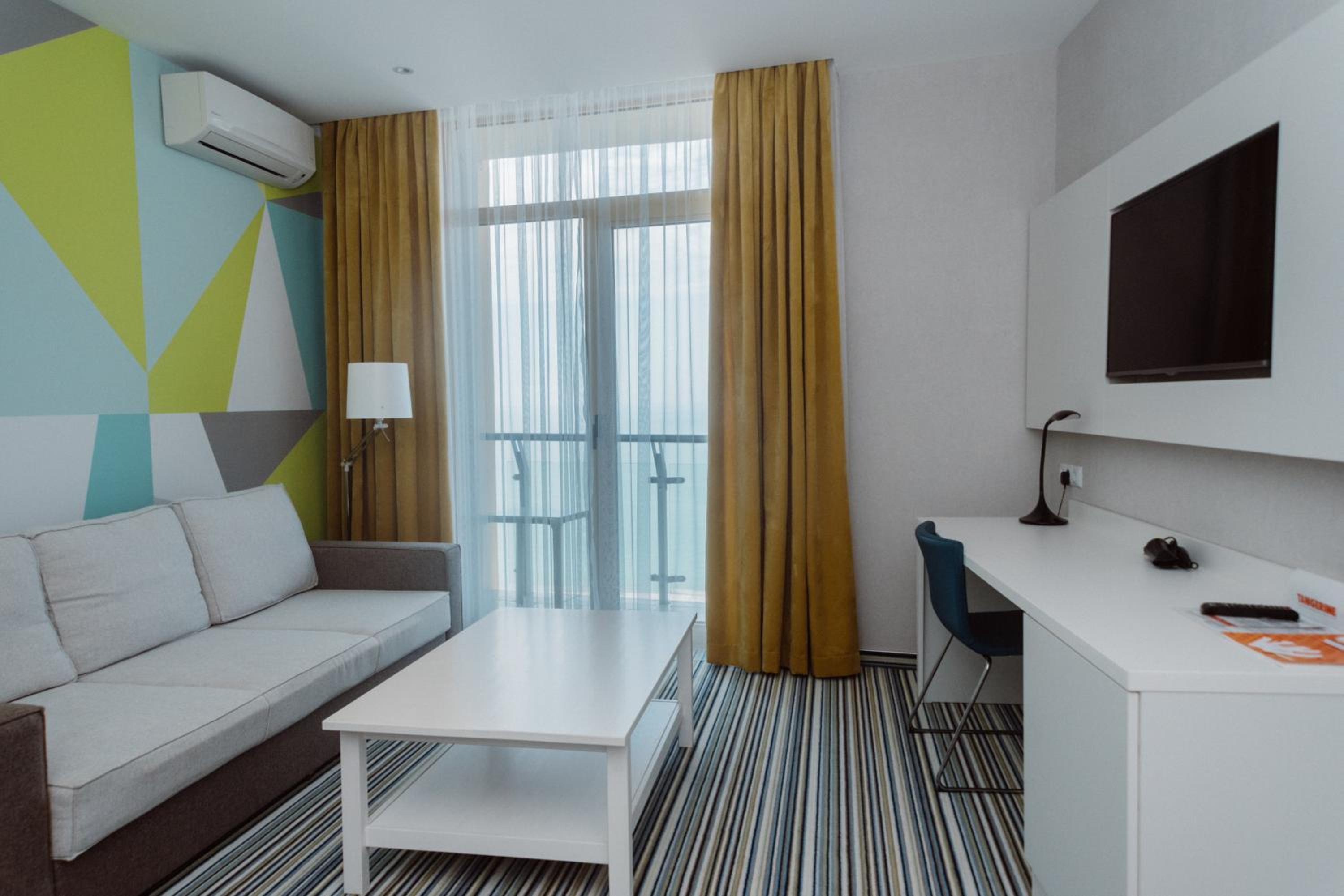 Family Suite with Sea View - Photo 23