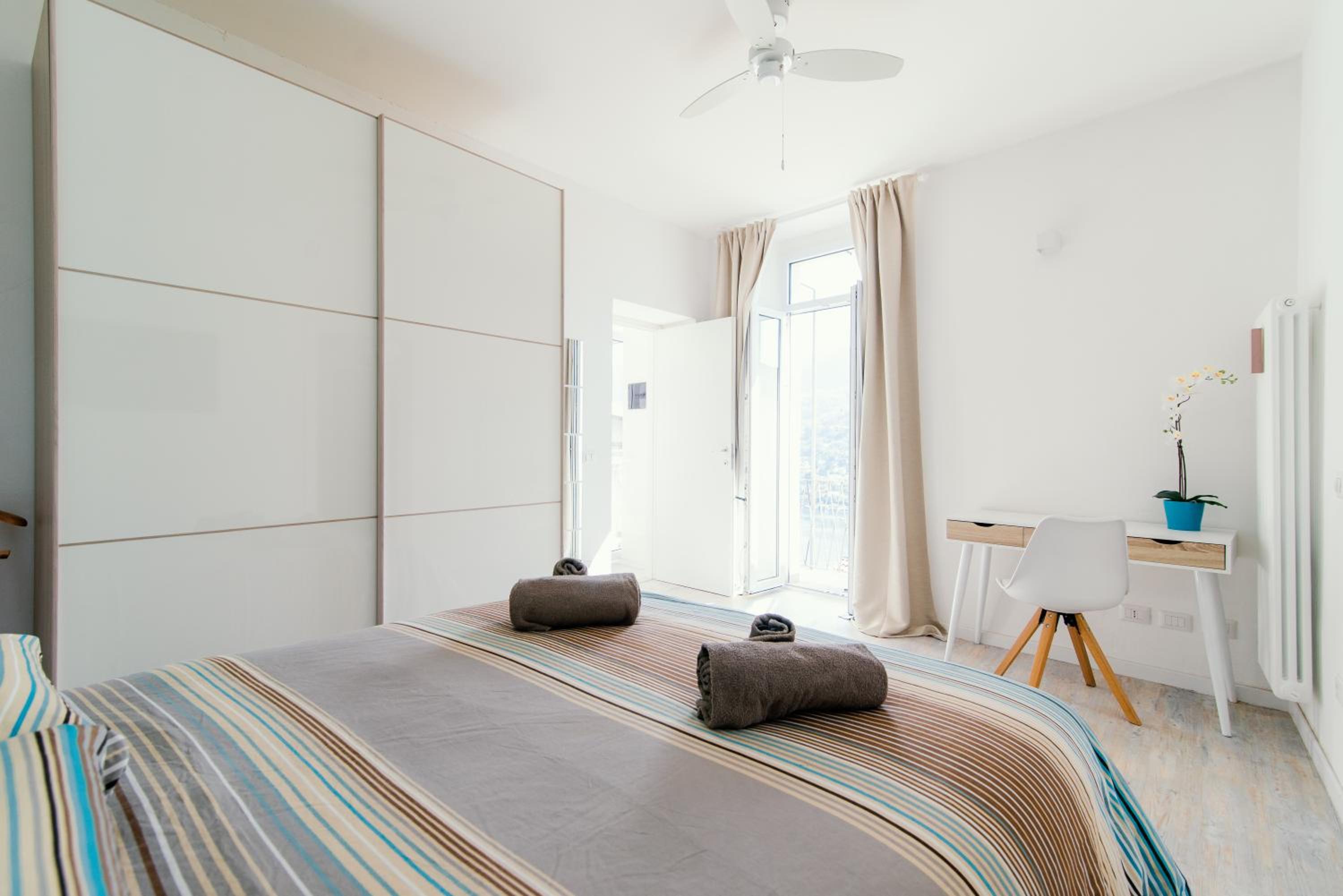 Apartment with Balcony photo 3