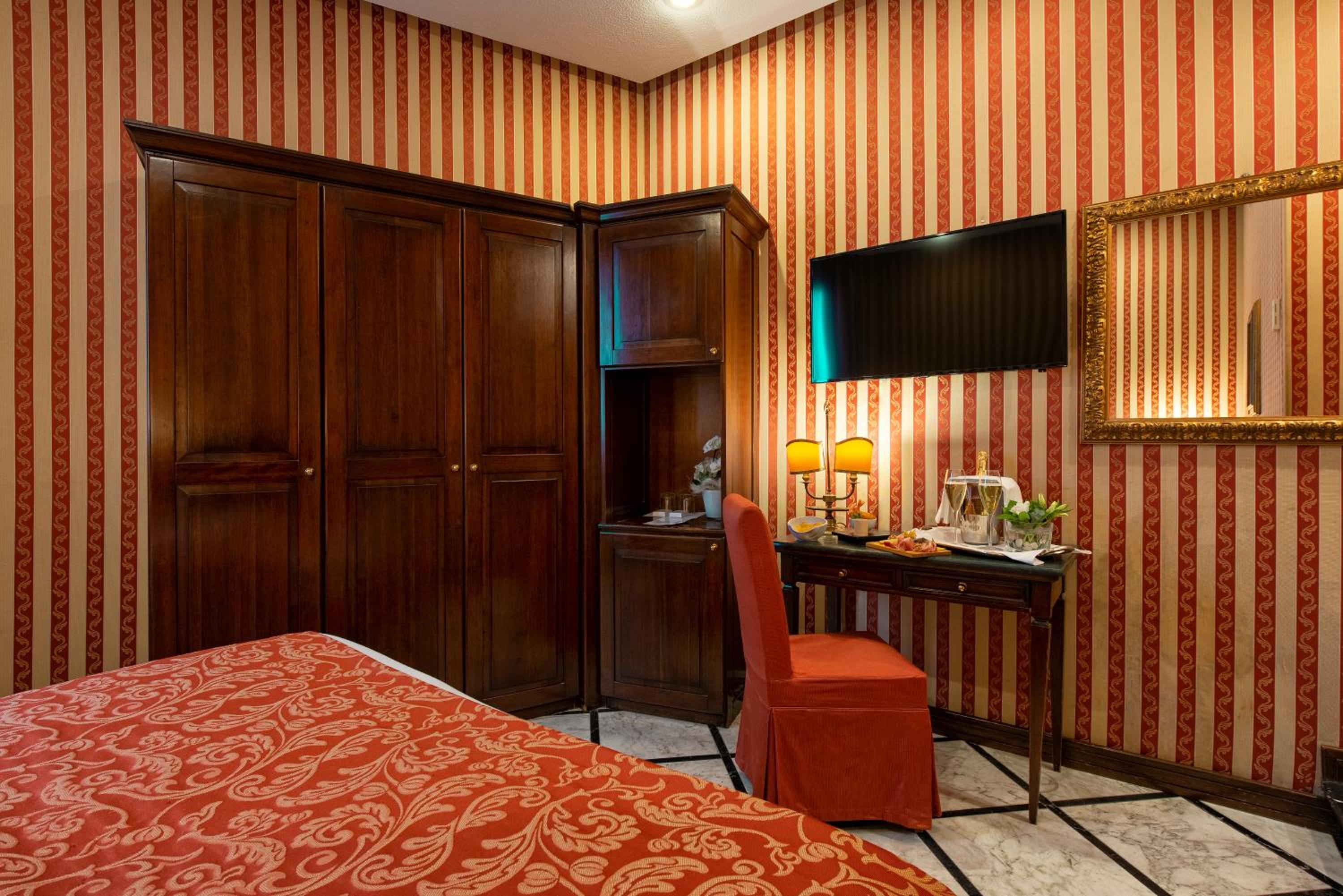 Family Room (2 Adults + 2 Children)
