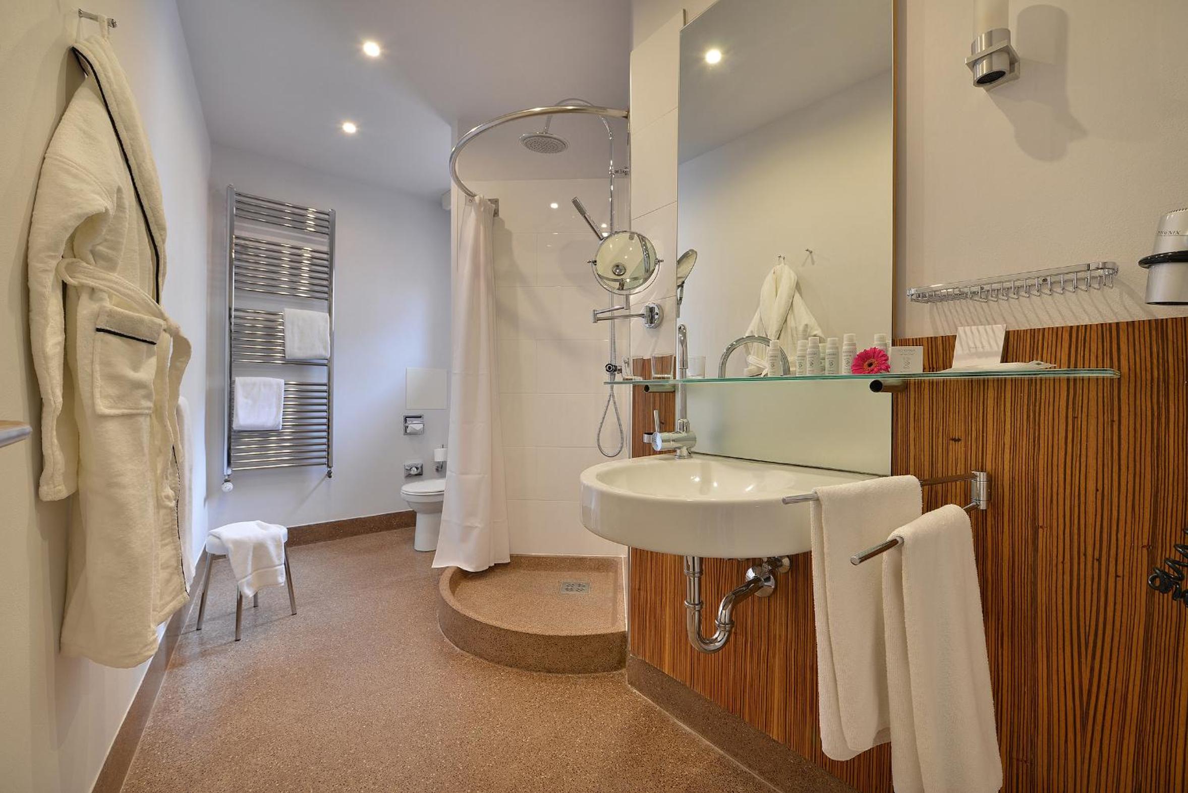 Superior room with Neruda street View