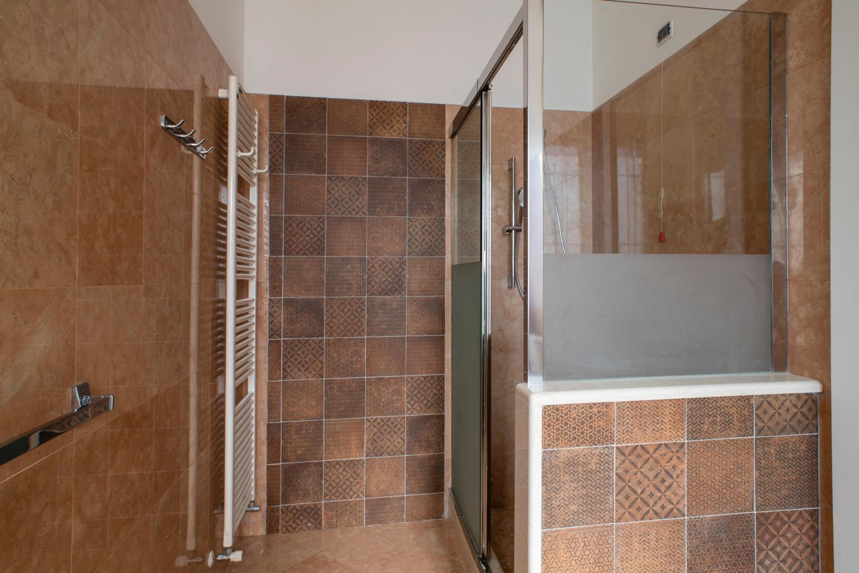 Comfort Triple Room with Shower - Photo 2