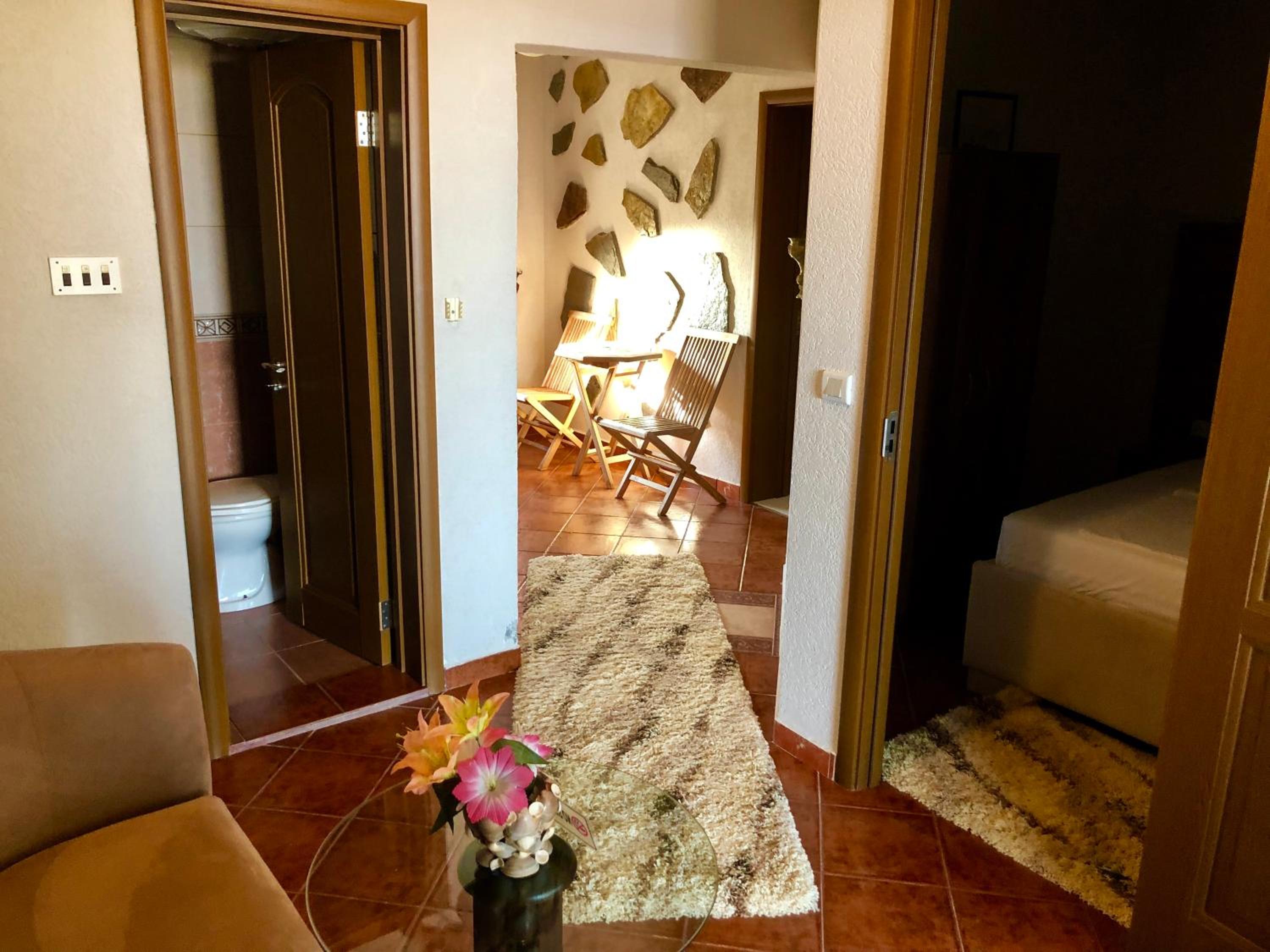 Comfort Two-Bedroom Apartment with Balcony photo 1