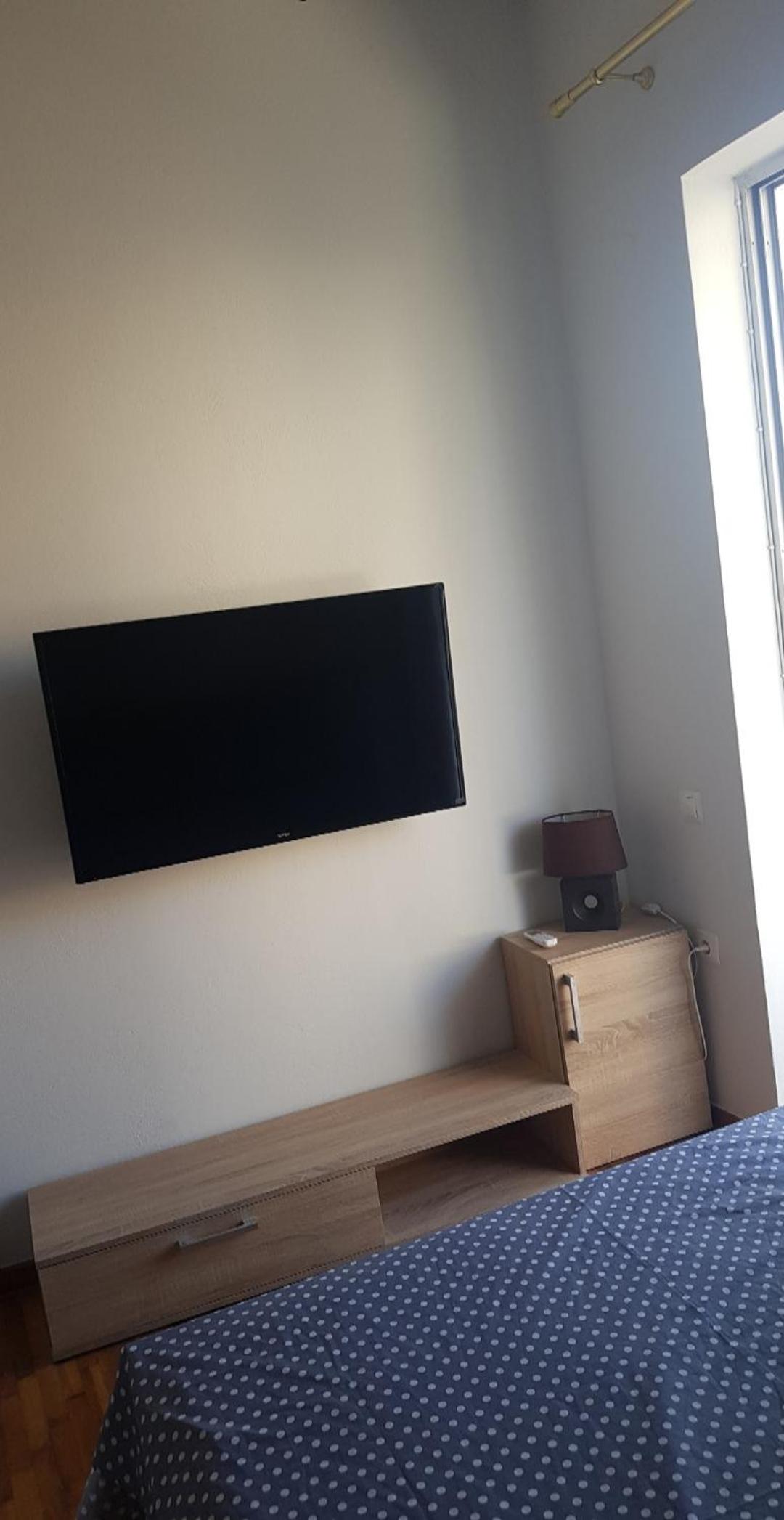 Two-Bedroom Apartment - Photo 2