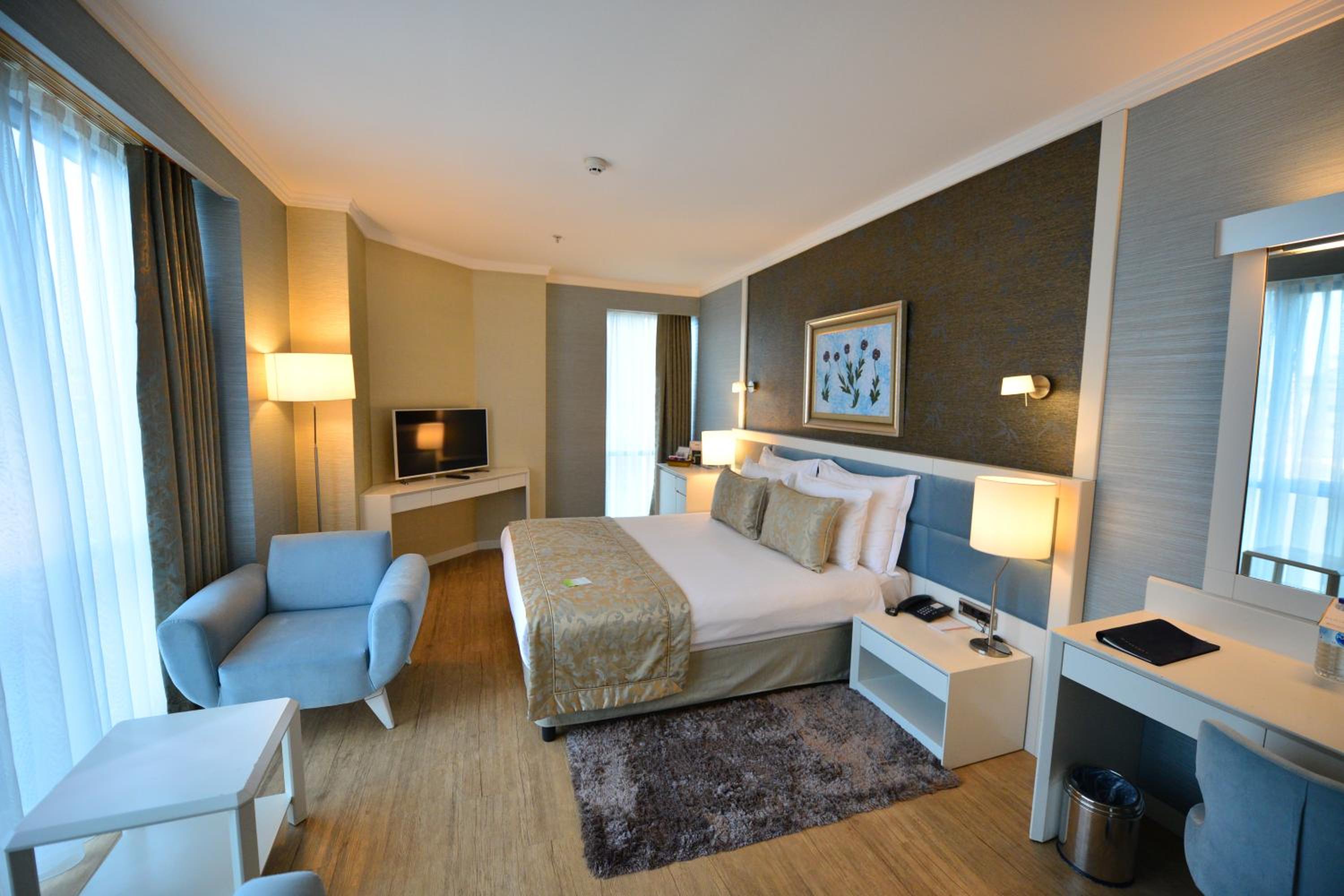 Standard Room with City View photo 1